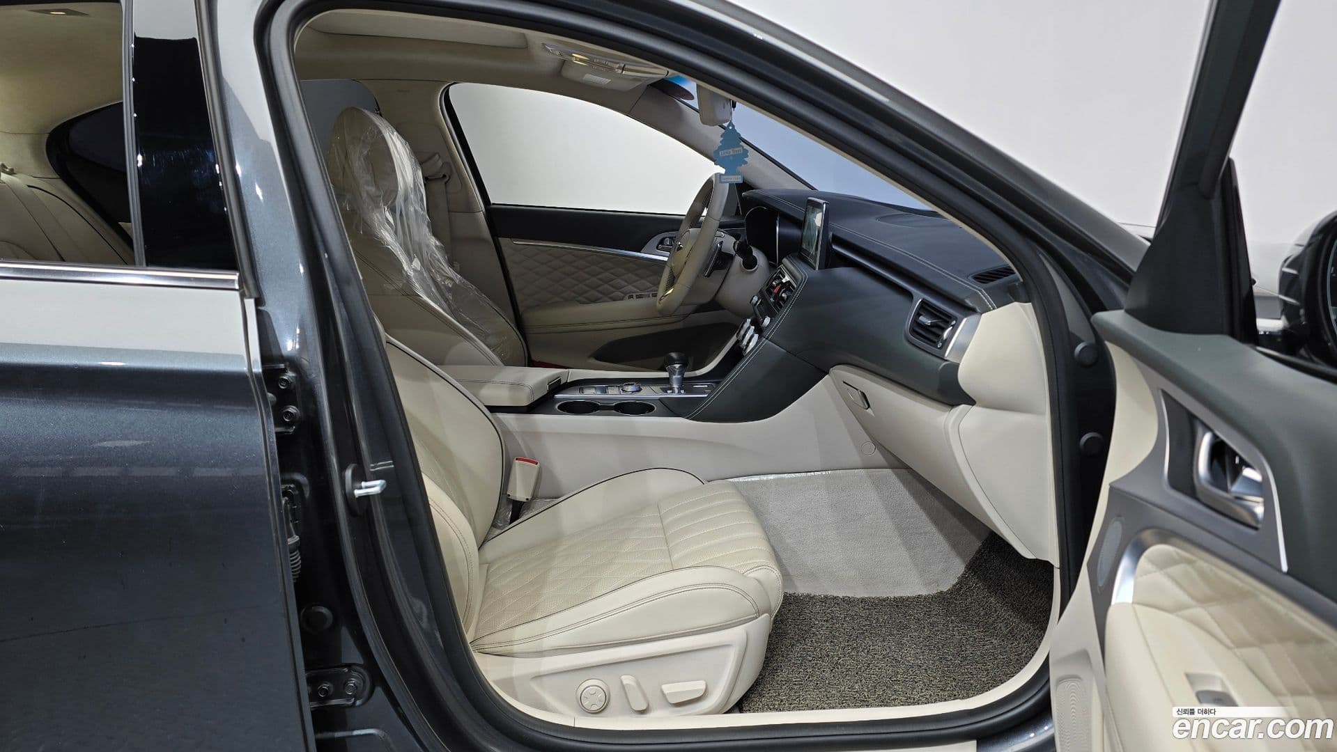 Main__Slider__Photo:G70 Genesis 2018.3-10