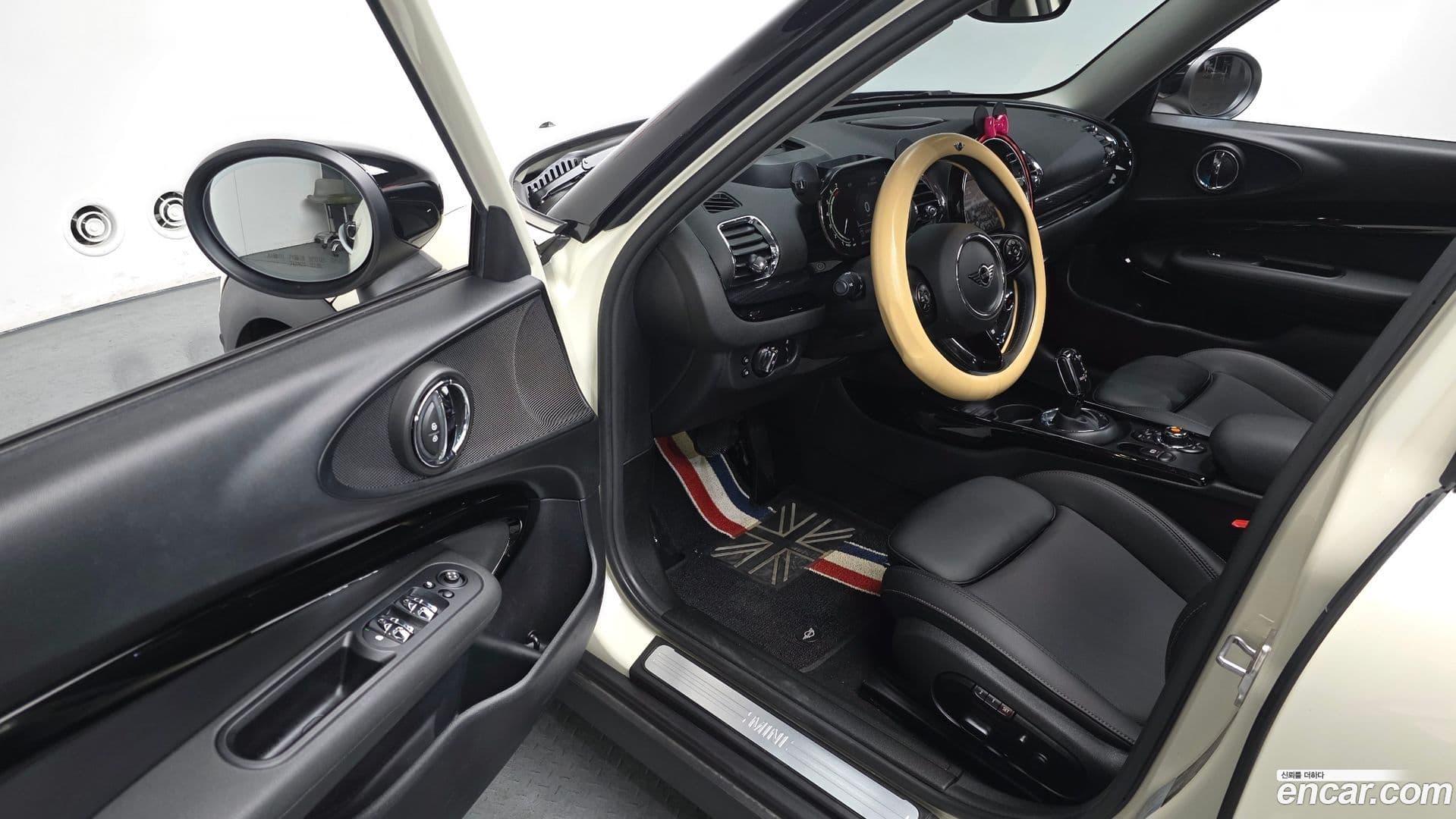 Main__Slider__Photo:Clubman Mini 2021.2-10