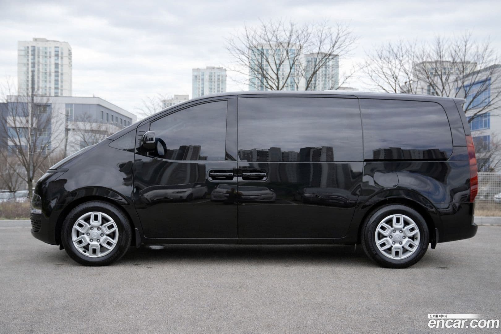 Main__Slider__Photo:Staria Hyundai 2023.2-4