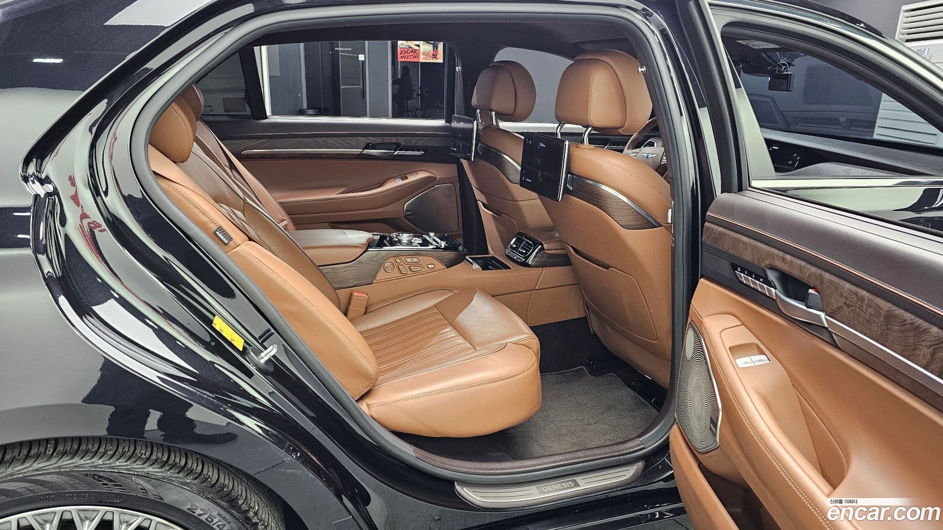 Main__Slider__Photo:G90 Genesis 2020.9-11