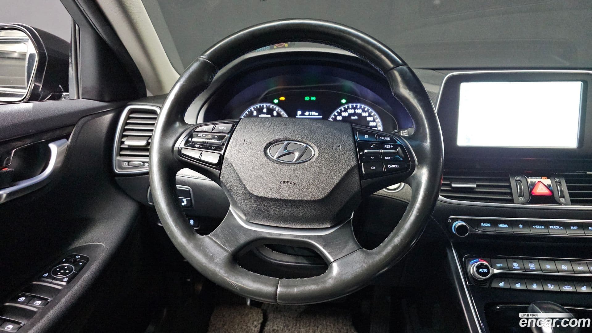 Main__Slider__Photo:Grandeur Hyundai 2017.7-10