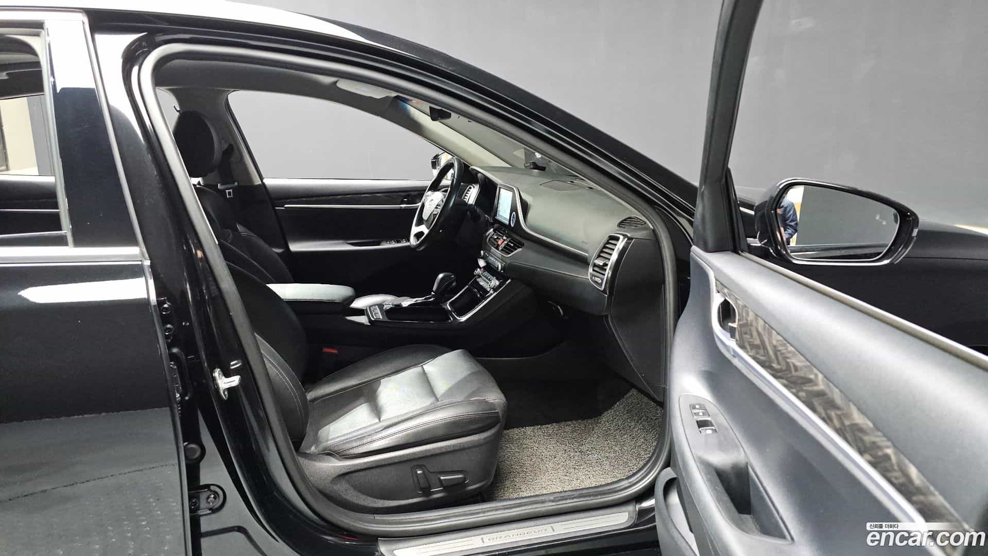 Grandeur Hyundai 2017.7-OPTION-022