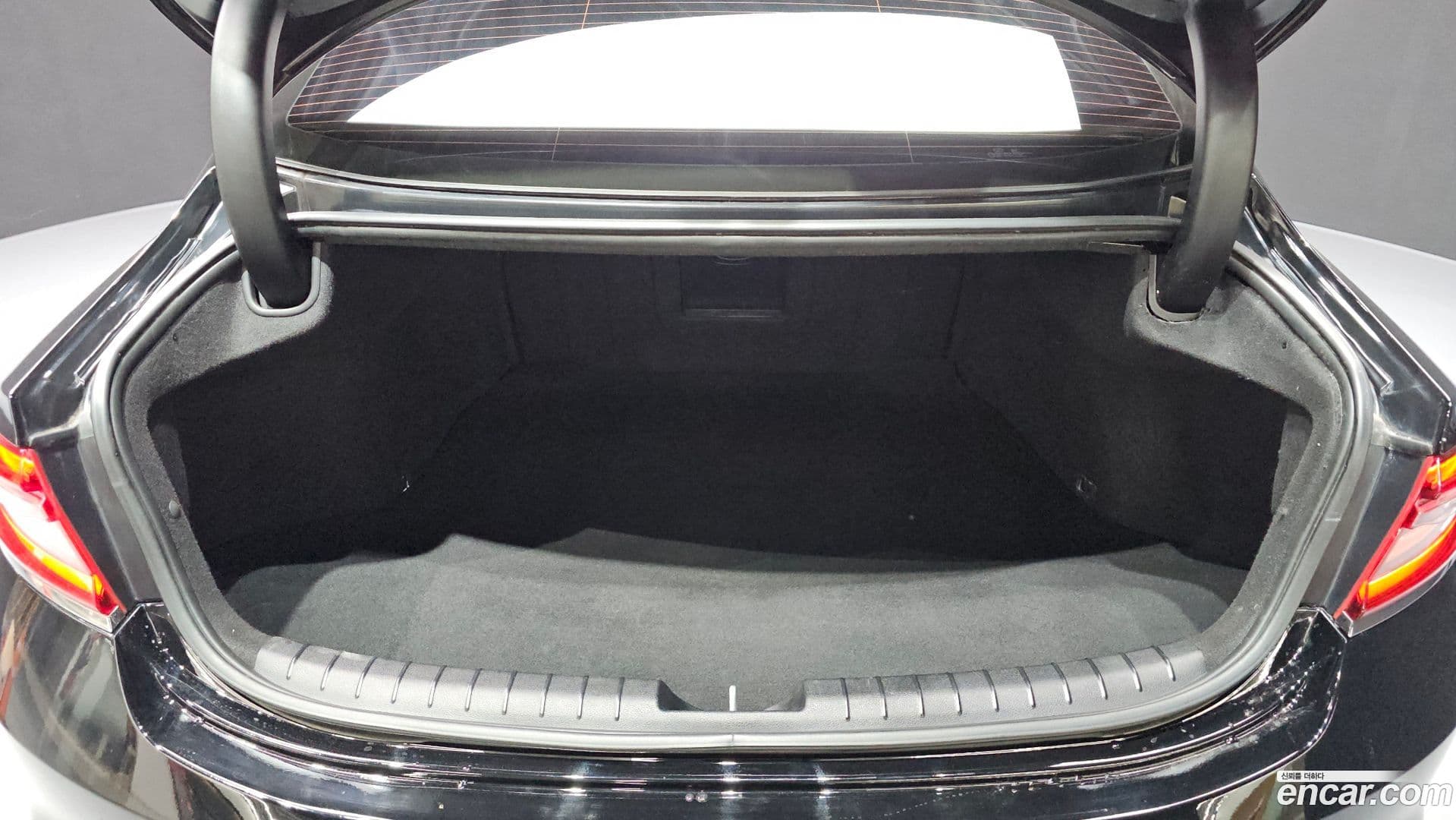 Main__Slider__Photo:Grandeur Hyundai 2017.7-19