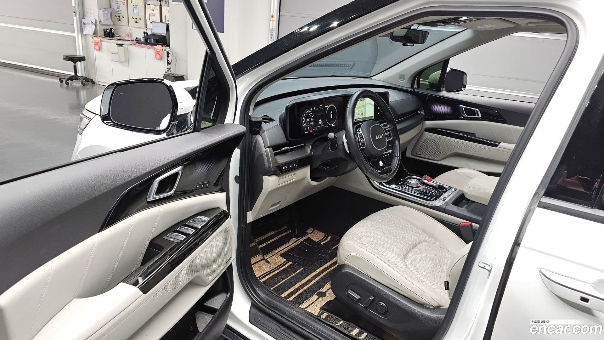 Main__Slider__Photo:Canival Kia 2021.11-9