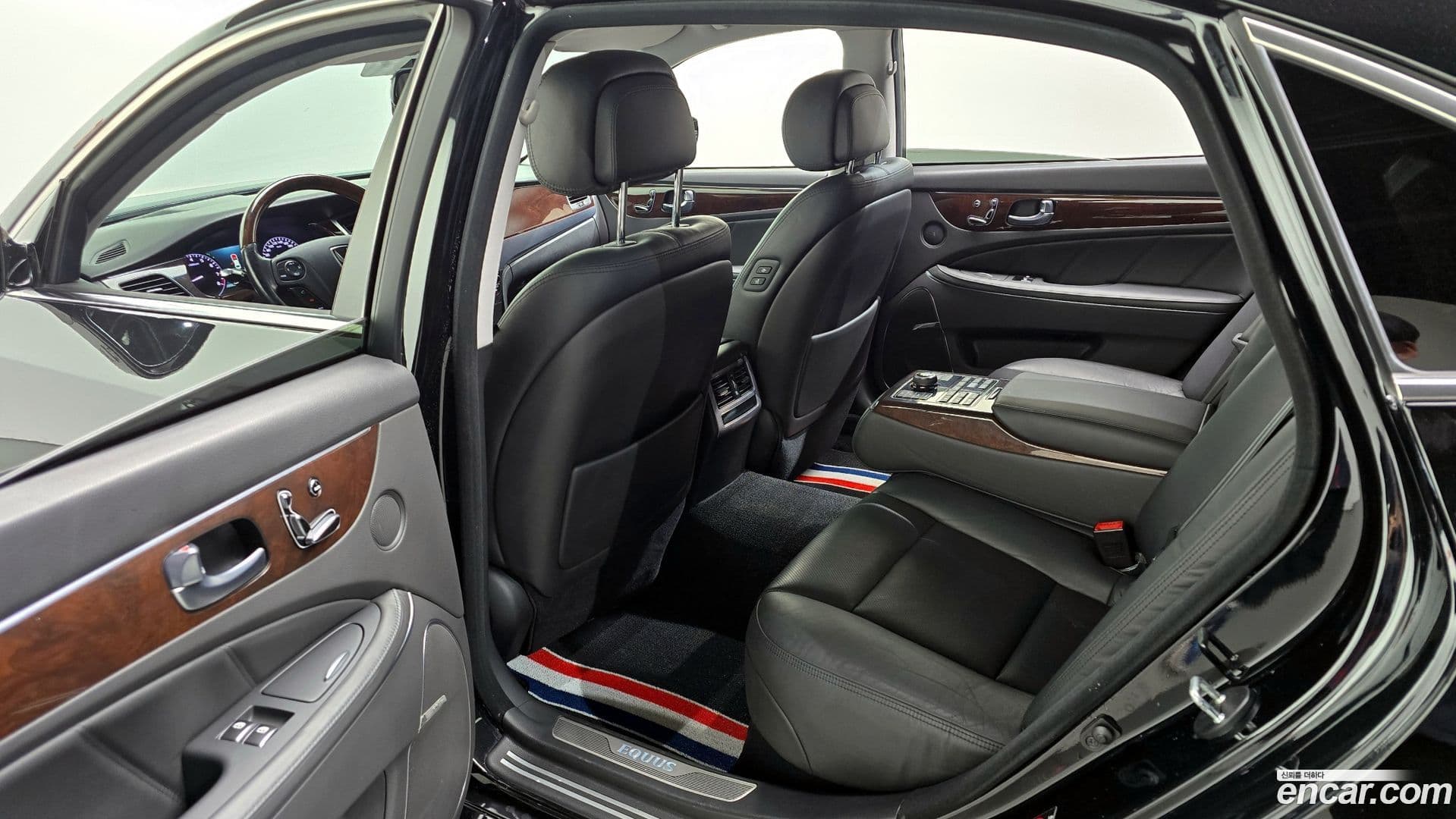 Main__Slider__Photo:Equus Hyundai 2013.7-10