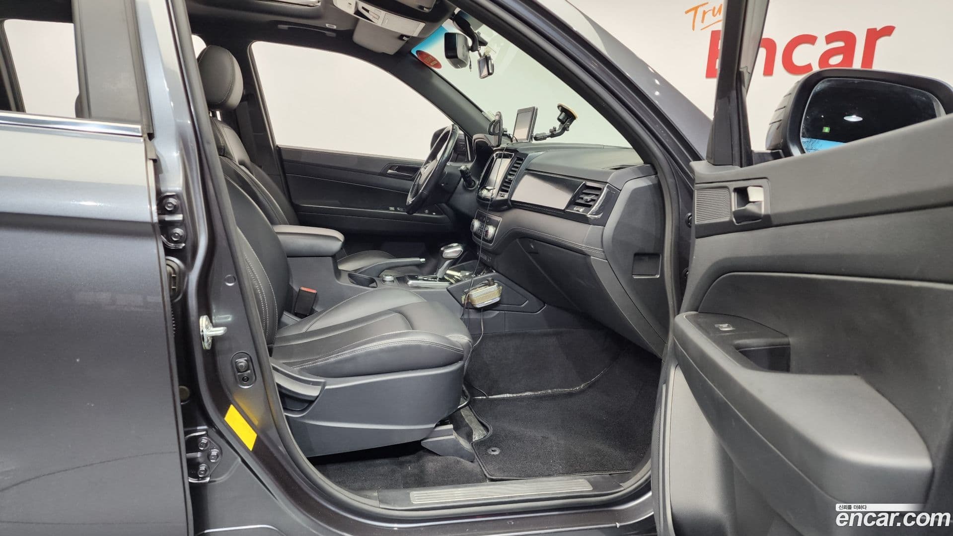 Main__Slider__Photo:Rexton KG_Mobility_Ssangyong 2020.6-10