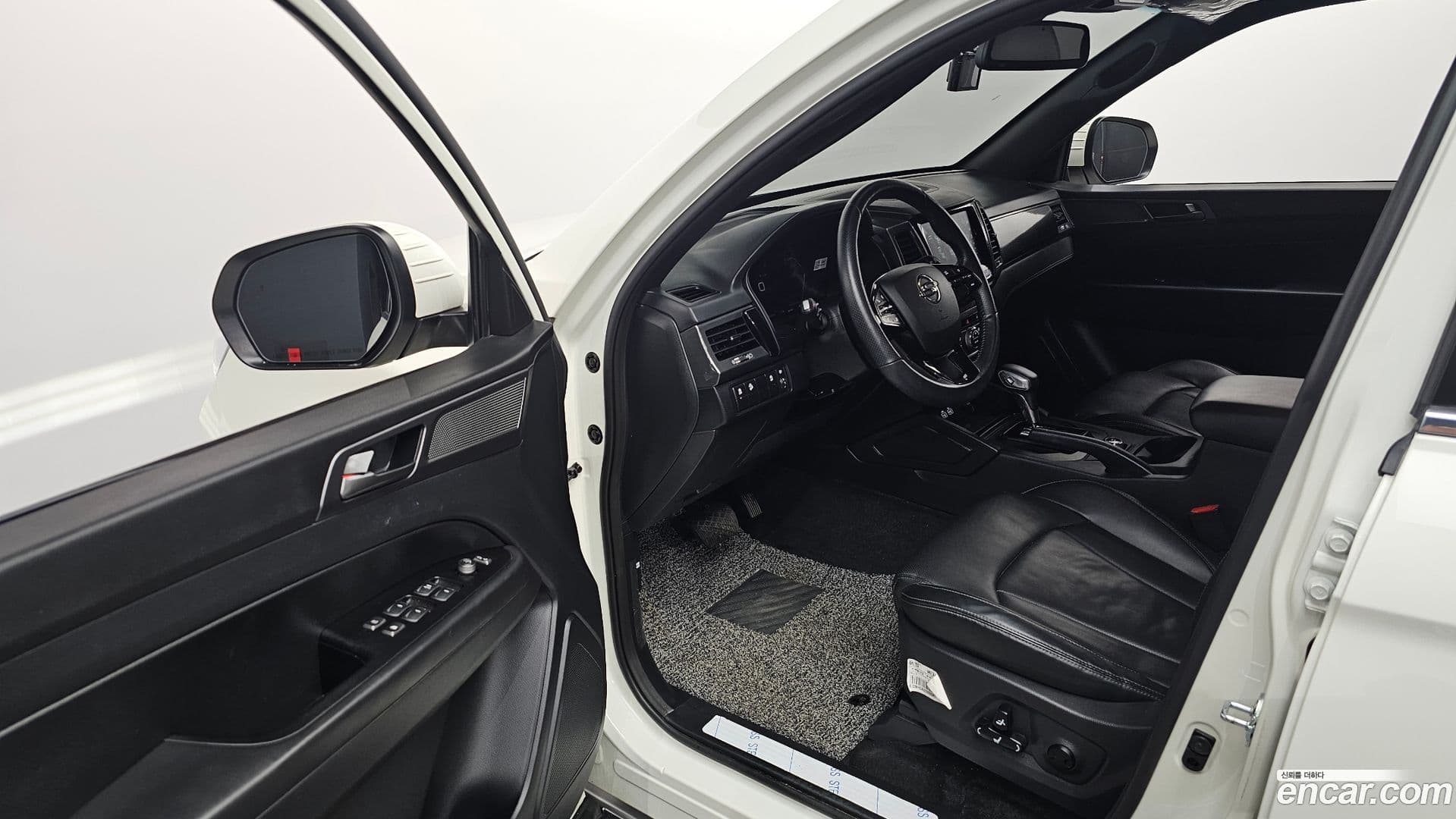 Main__Slider__Photo:Rexton KG_Mobility_Ssangyong 2022.8-9