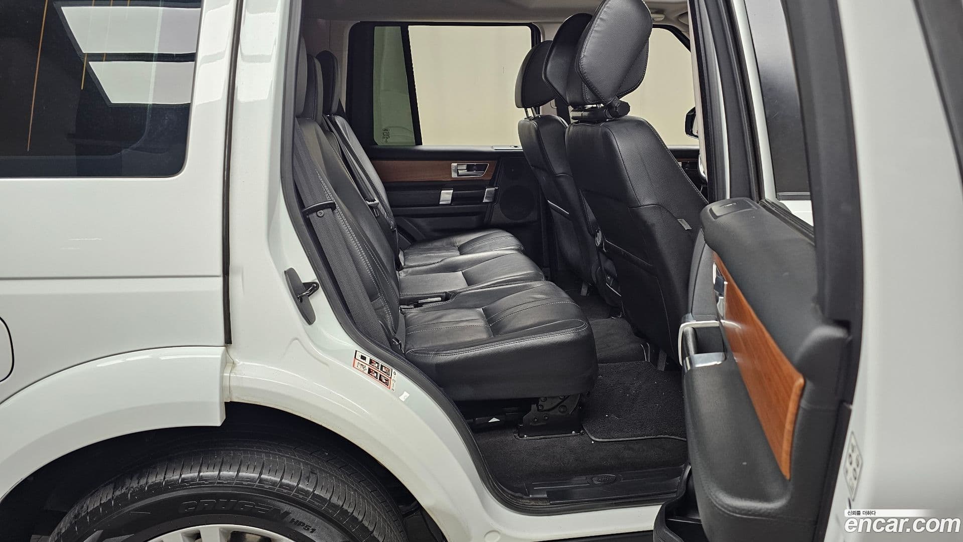 Main__Slider__Photo:Discovery Land Rover 2014.11-11