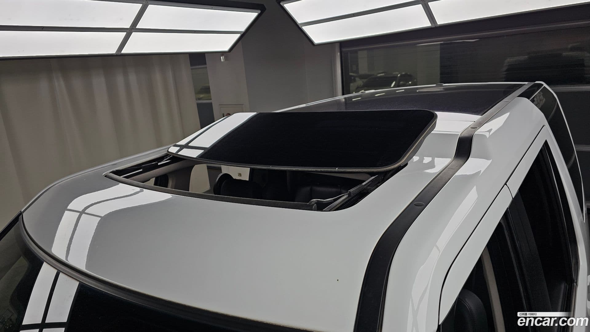 Main__Slider__Photo:Discovery Land Rover 2014.11-18