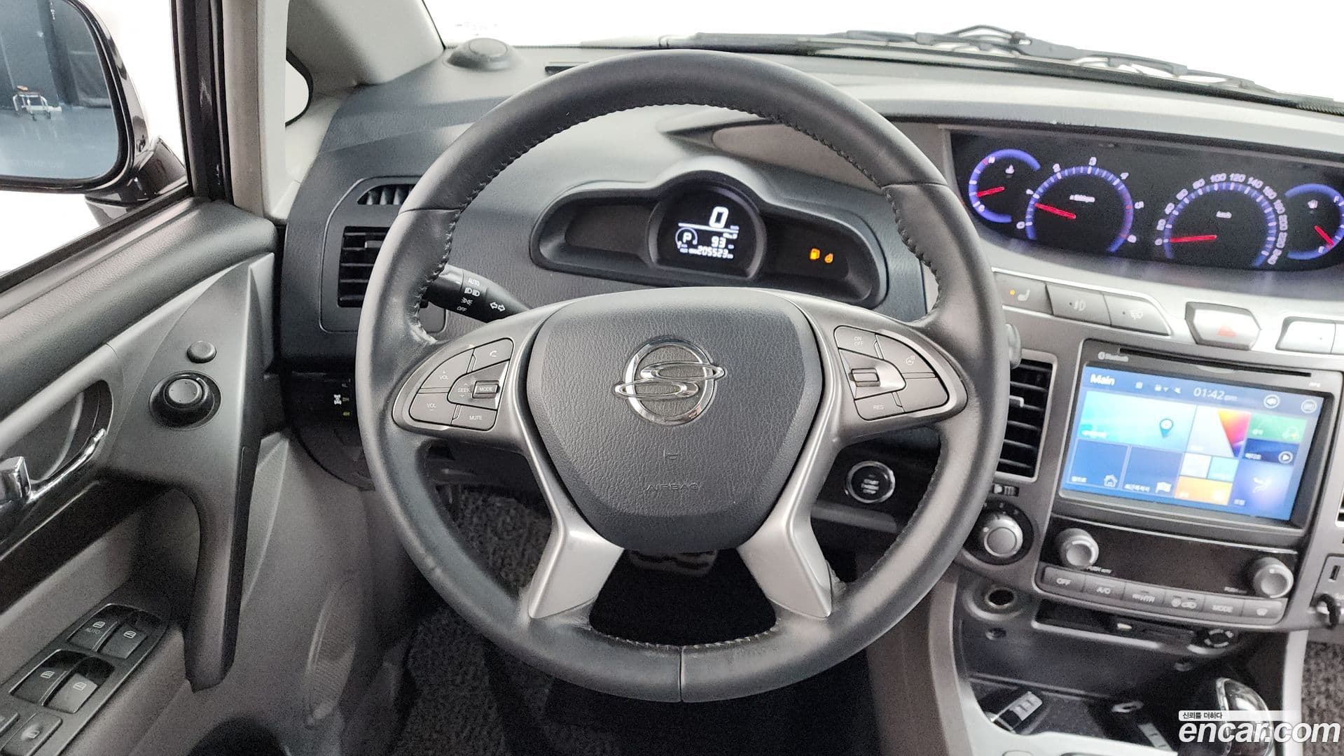 Main__Slider__Photo:KORANDO KG_Mobility_Ssangyong 2016.9-12
