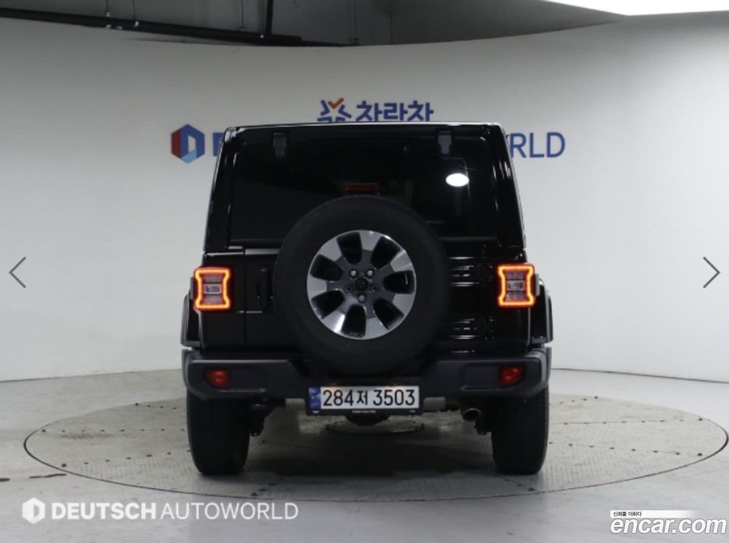 Main__Slider__Photo:Wrangler Jeep 2022.5-3