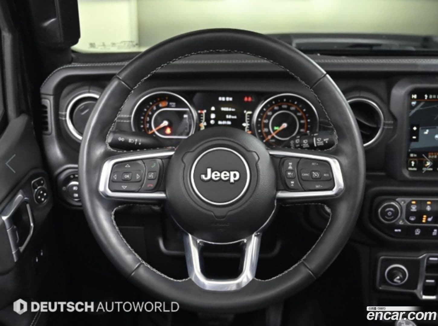 Main__Slider__Photo:Wrangler Jeep 2022.5-12