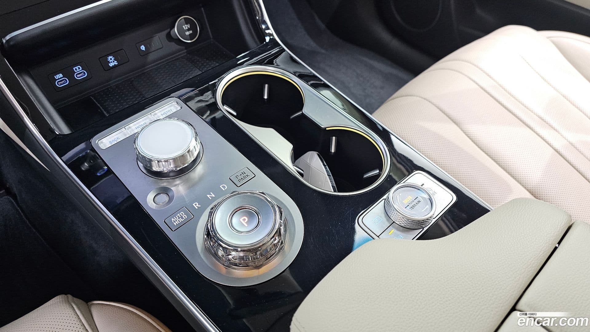 Main__Slider__Photo:GV80 Genesis 2024.0-8