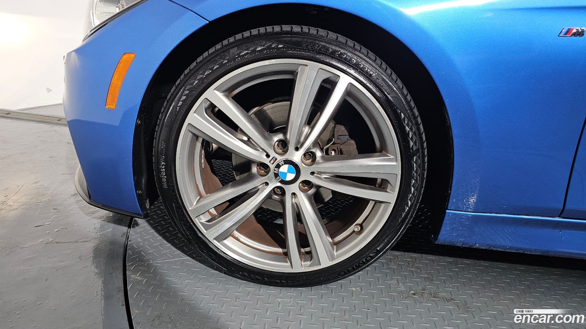 Main__Slider__Photo:3-Series BMW 2015.6-4