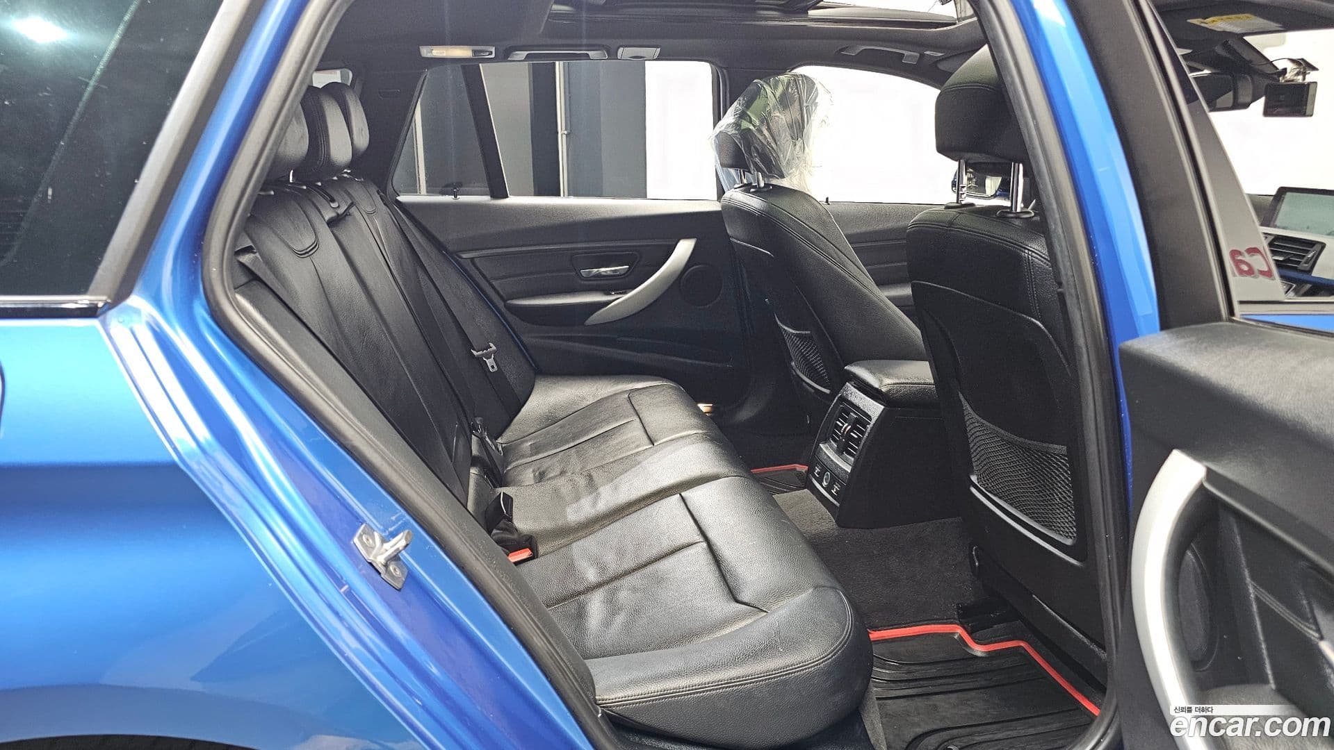 Main__Slider__Photo:3-Series BMW 2015.6-11