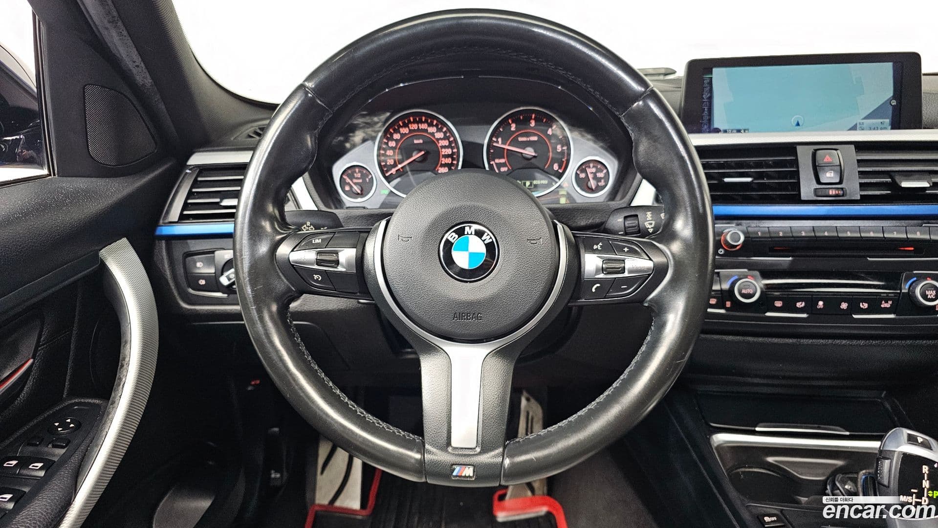 Main__Slider__Photo:3-Series BMW 2015.6-12