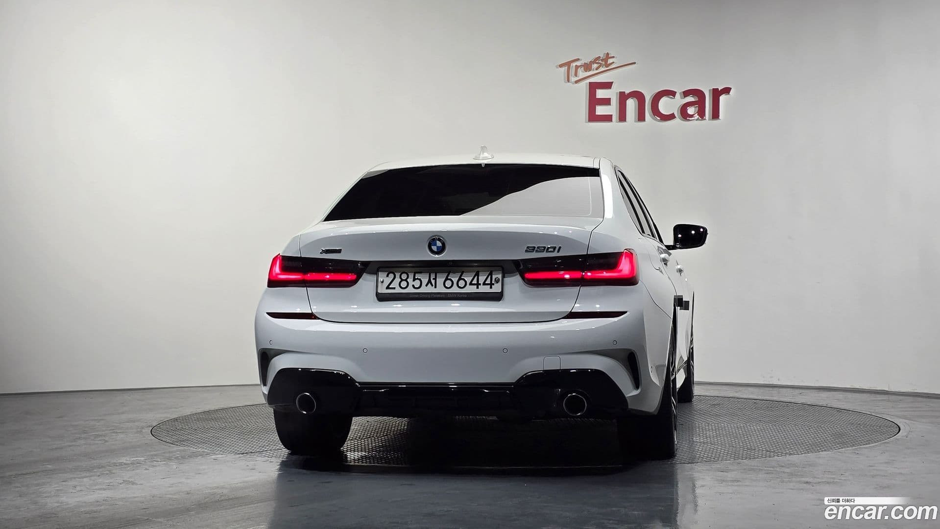 Main__Slider__Photo:3-Series BMW 2019.10-3