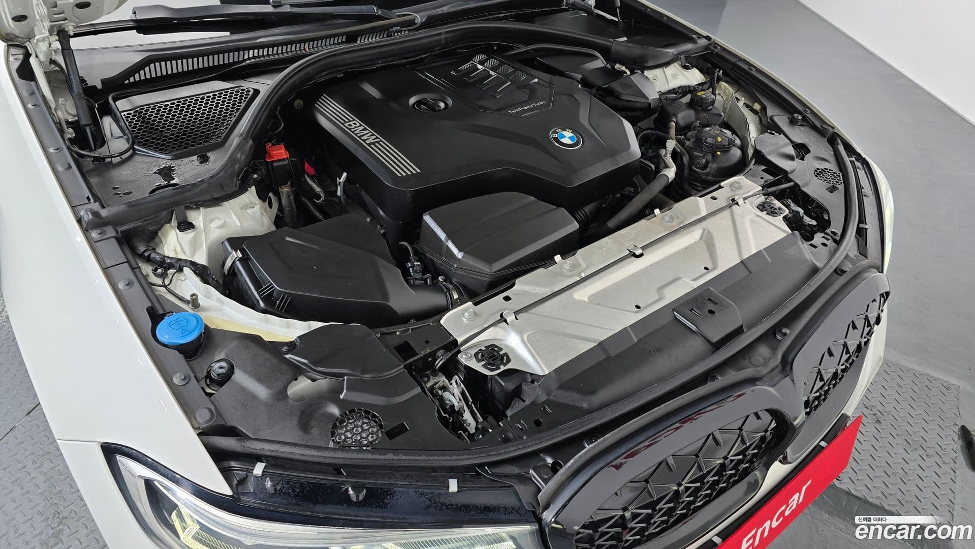 Main__Slider__Photo:3-Series BMW 2019.10-5