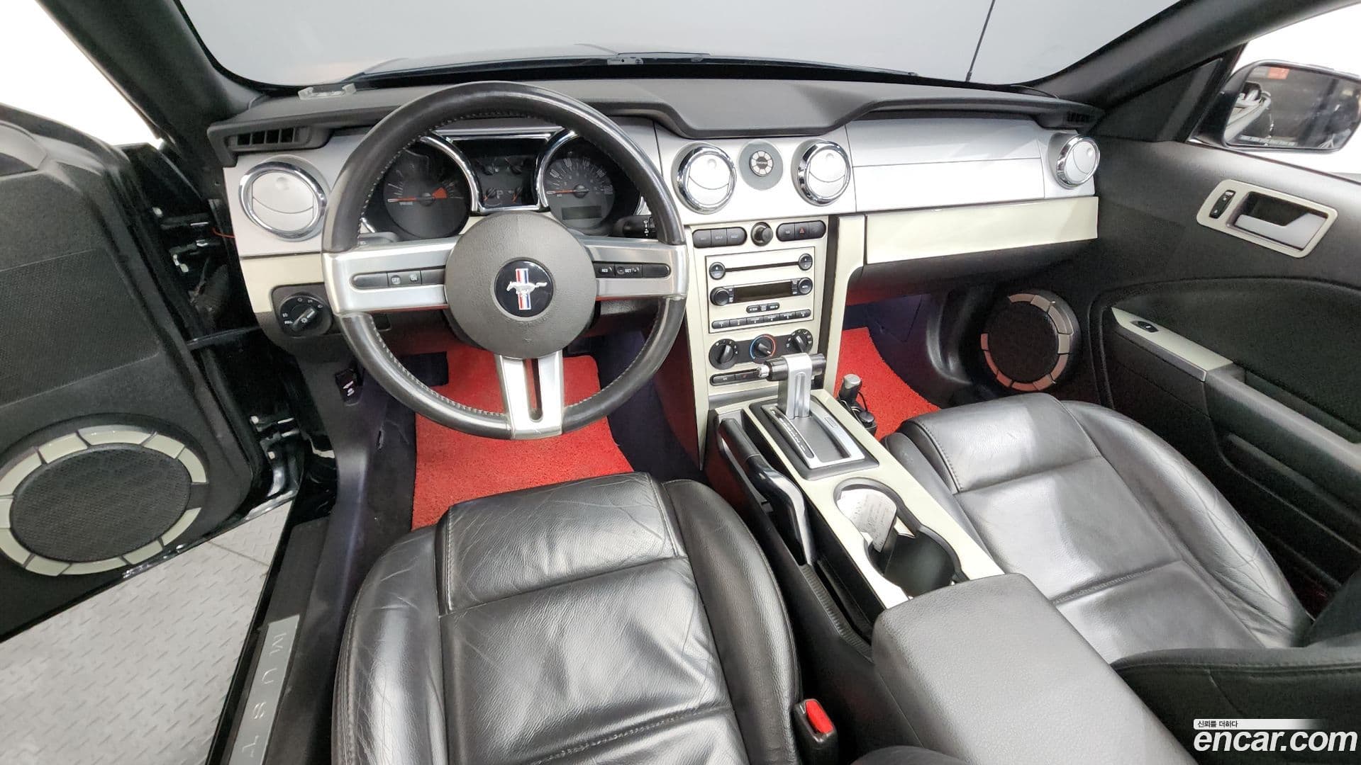 Main__Slider__Photo:Mustang Ford 2007.4-6