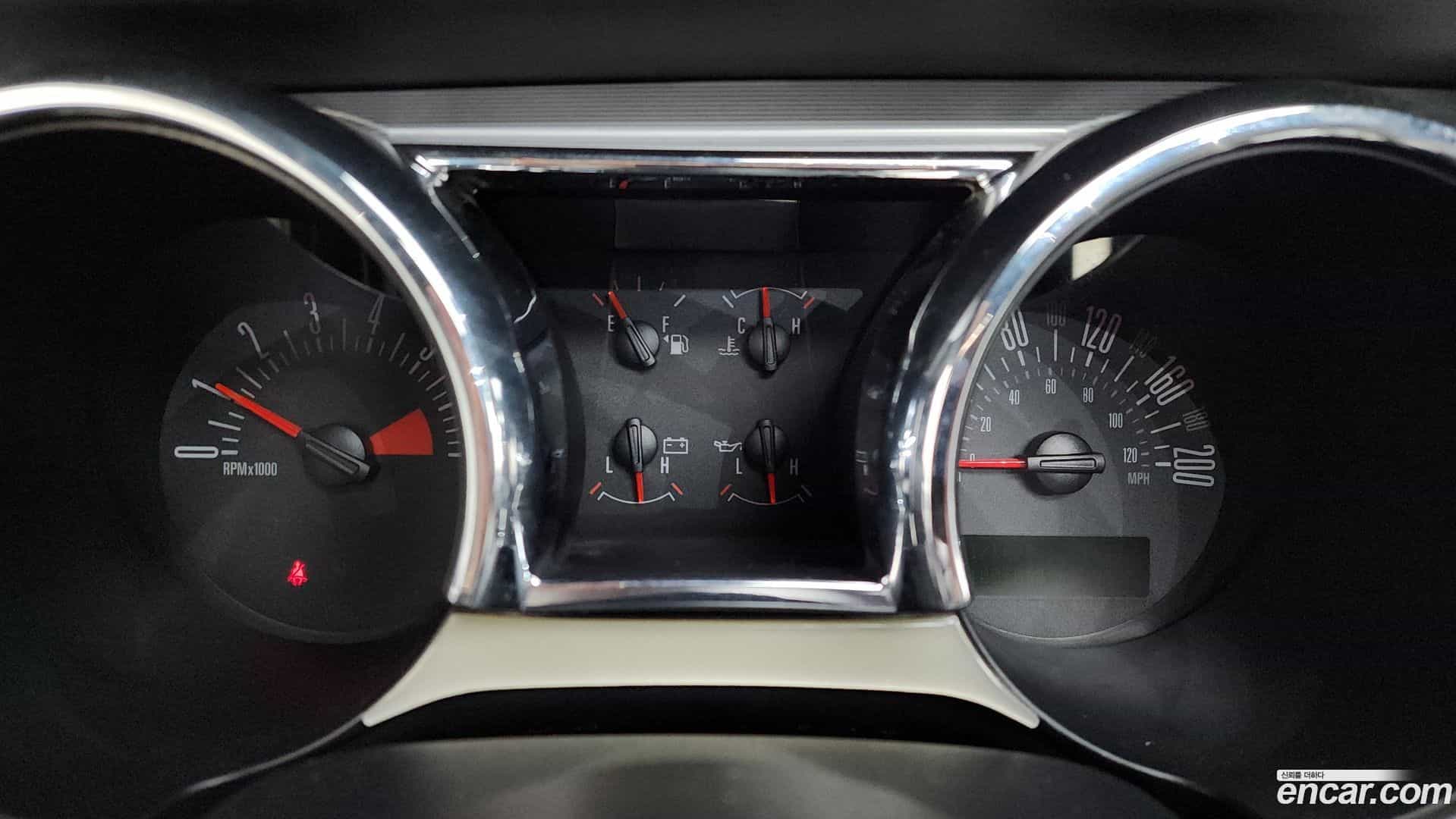 Mustang Ford 2007.4-INNER-008