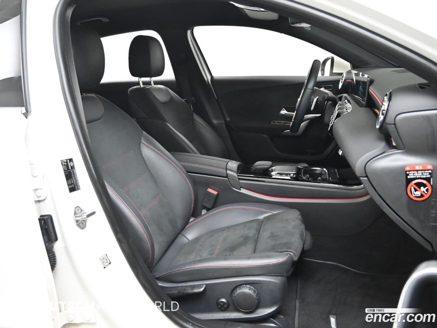 Main__Slider__Photo:A-Class Mercedes-Benz 2021.7-9