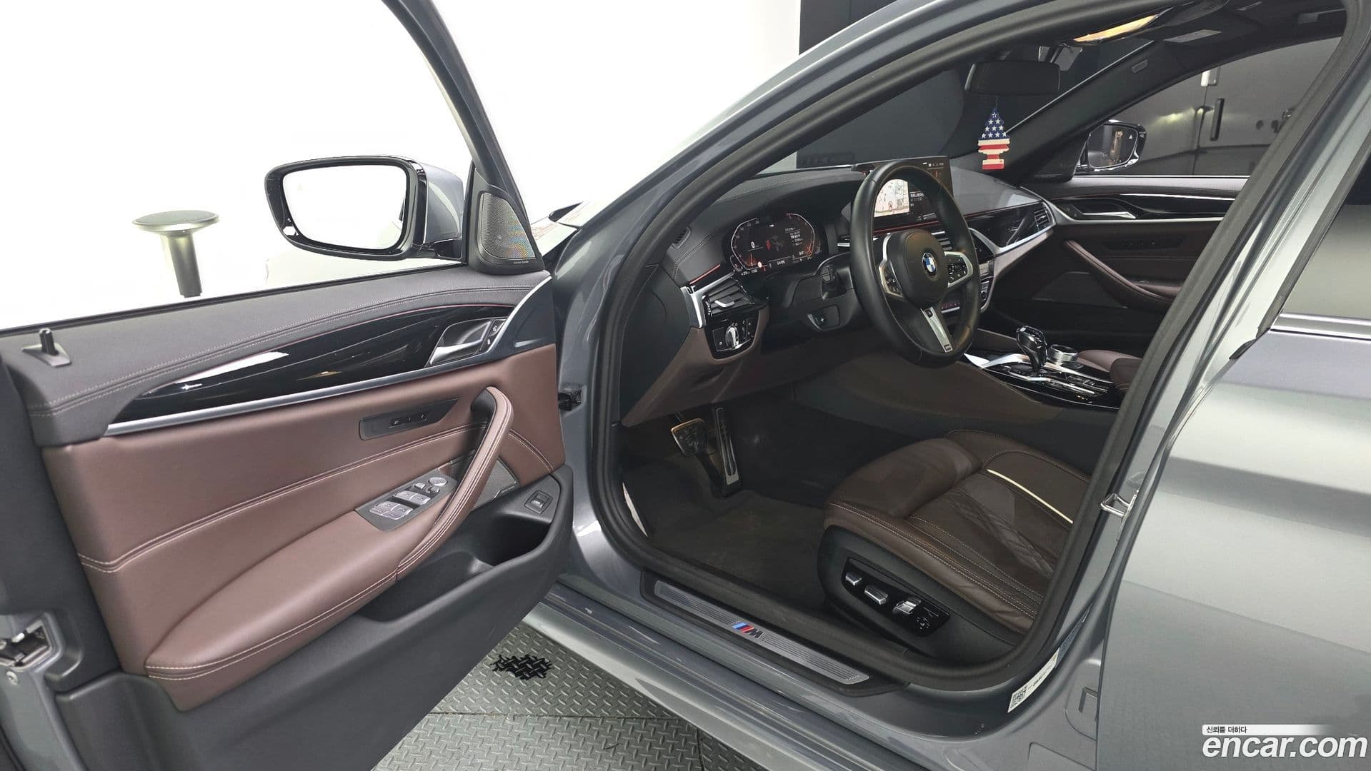 Main__Slider__Photo:5-Series BMW 2023.1-9