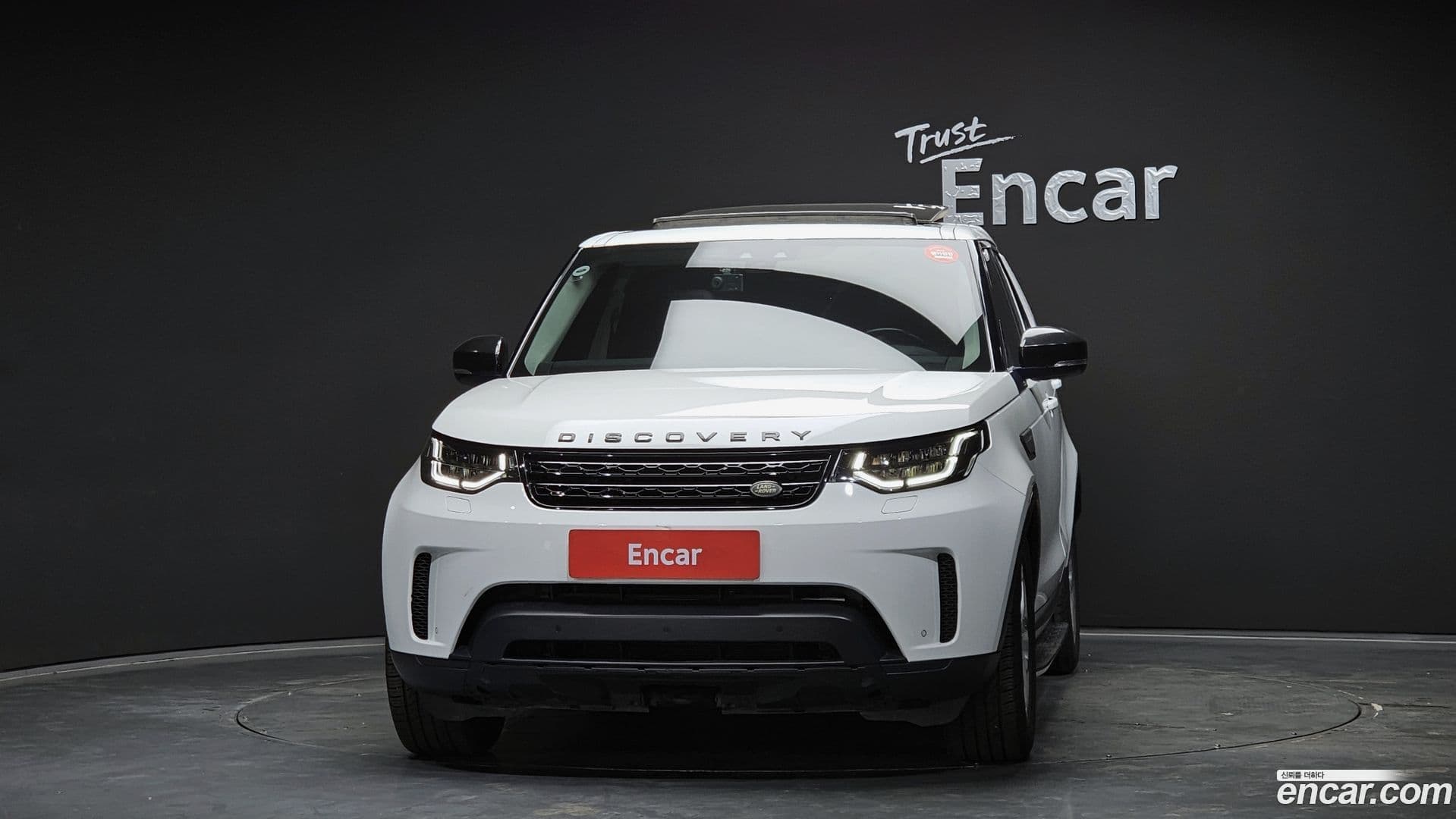 Main__Slider__Photo:Discovery Land Rover 2018.7-2