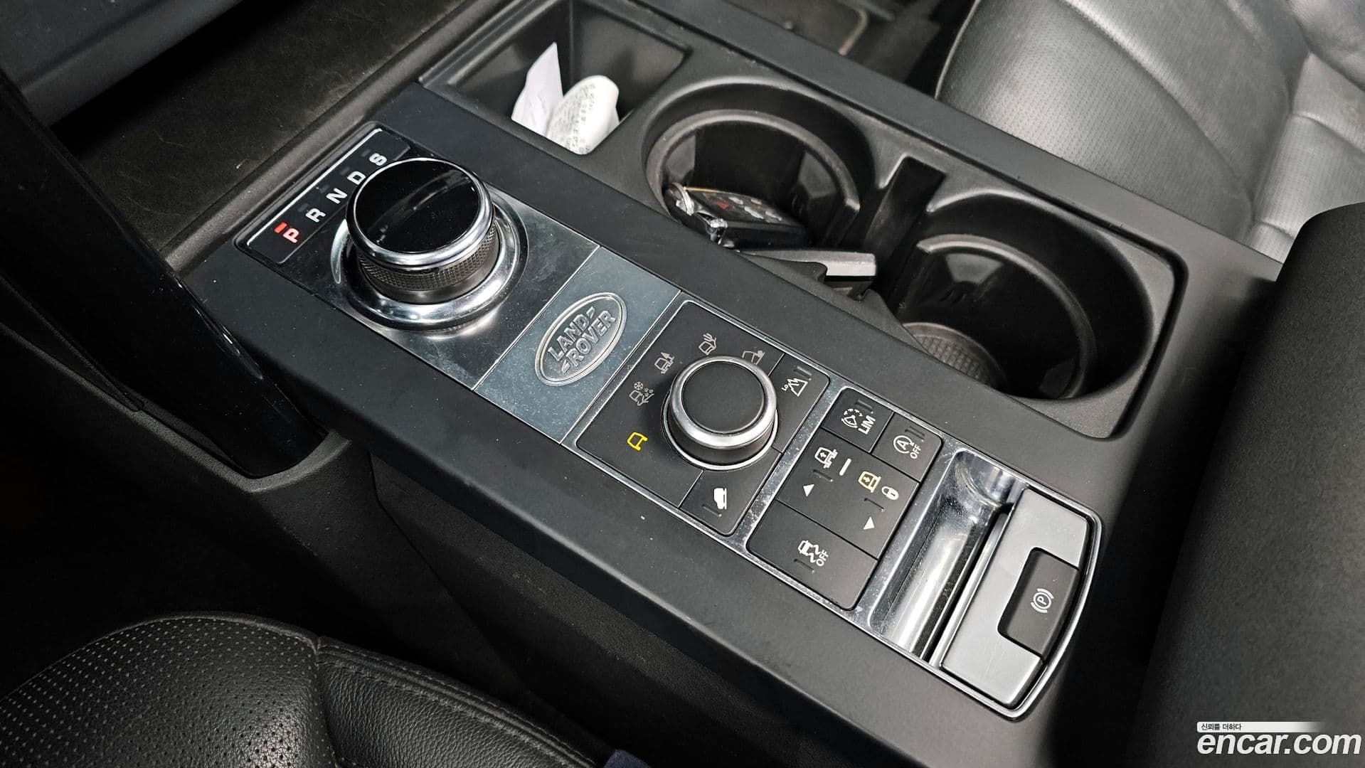 Main__Slider__Photo:Discovery Land Rover 2018.7-8