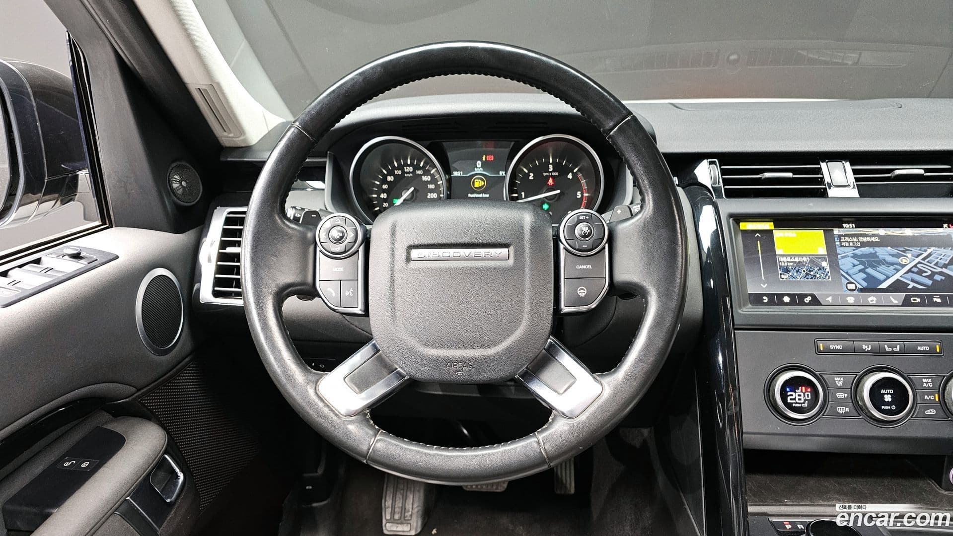 Main__Slider__Photo:Discovery Land Rover 2018.7-12