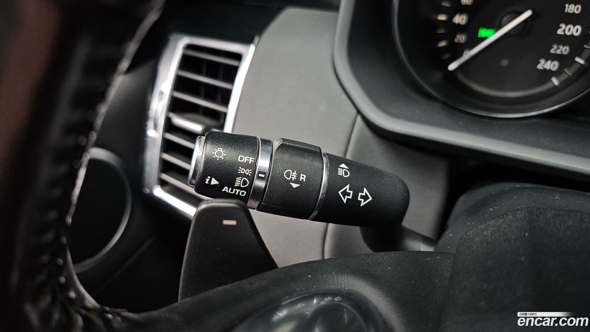 Main__Slider__Photo:Discovery Land Rover 2018.7-15