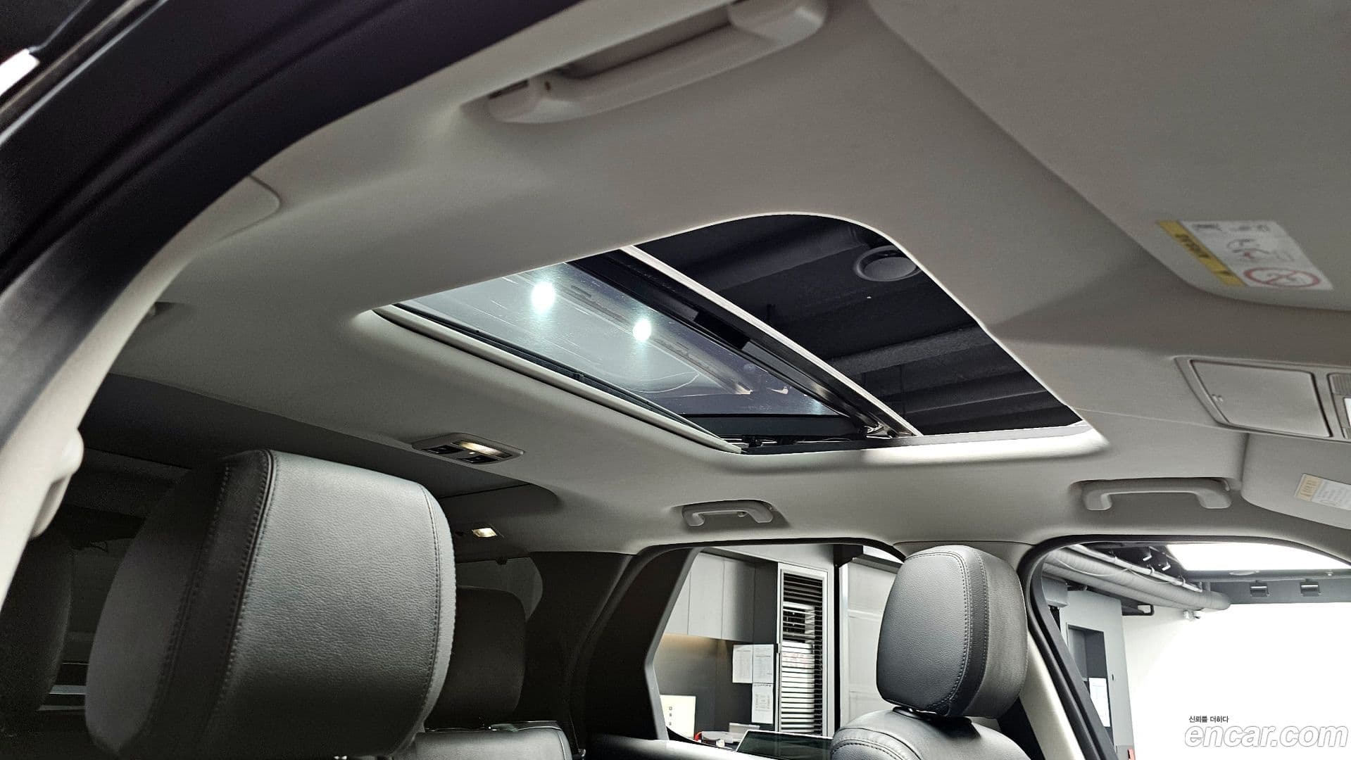 Main__Slider__Photo:Discovery Land Rover 2018.7-18