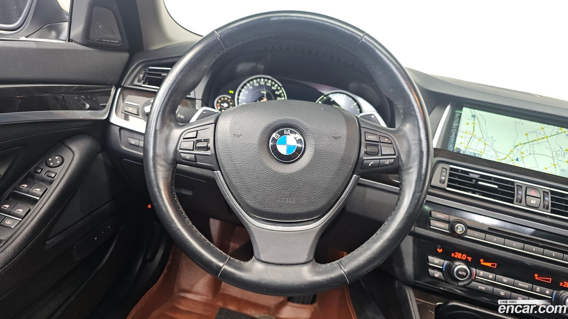 Main__Slider__Photo:5-Series BMW 2014.9-12