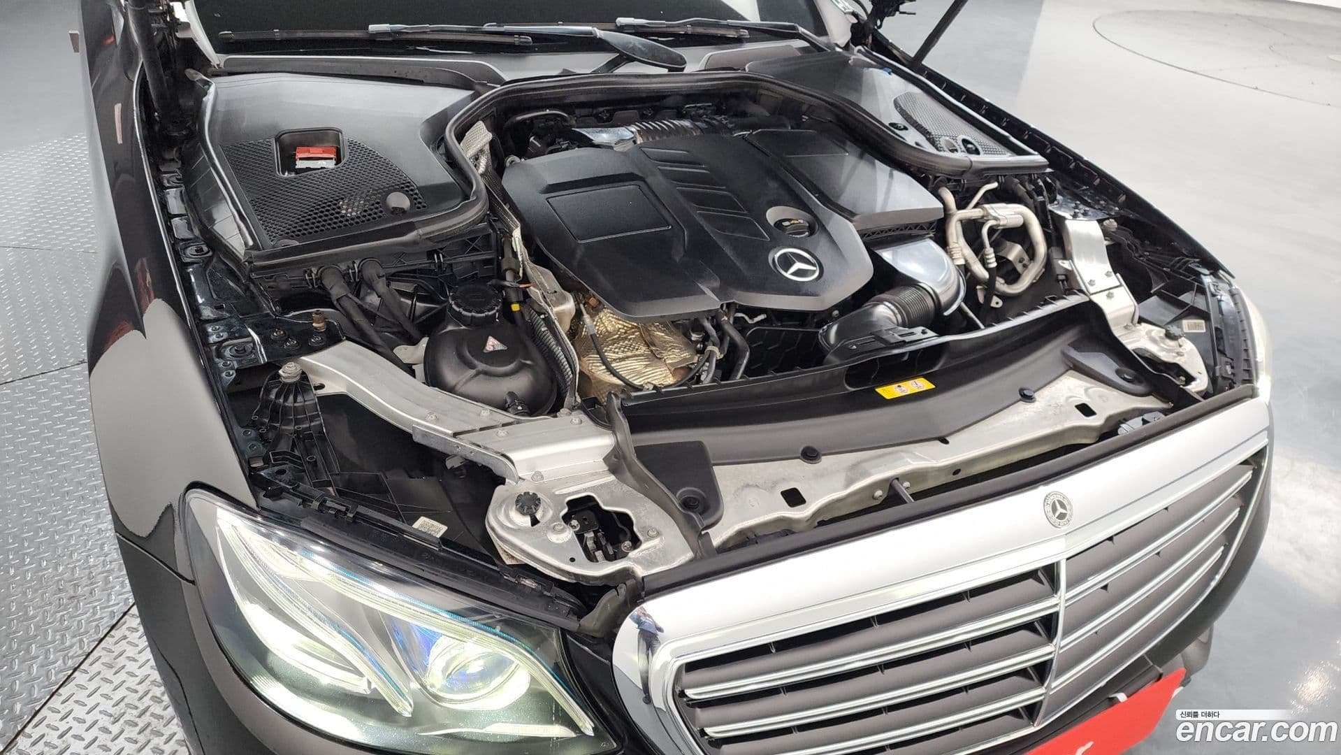 Main__Slider__Photo:E-Class Mercedes-Benz 2017.6-5