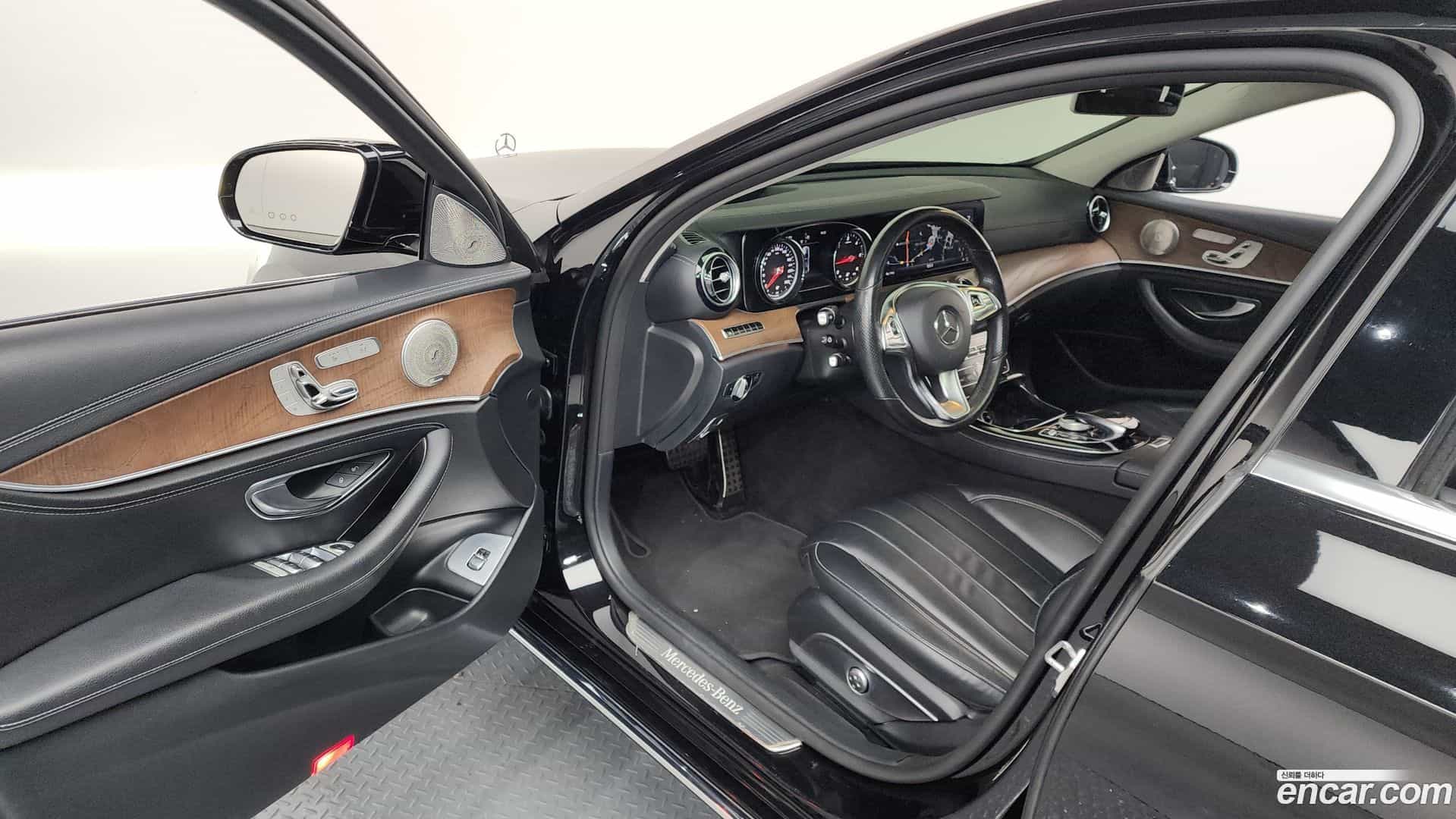 E-Class Mercedes-Benz 2017.6-INNER-010