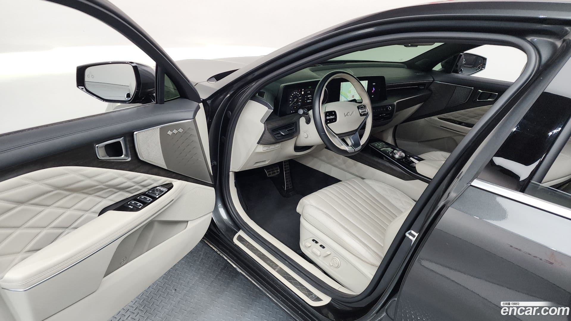 Main__Slider__Photo:K8 Kia 2021.10-9