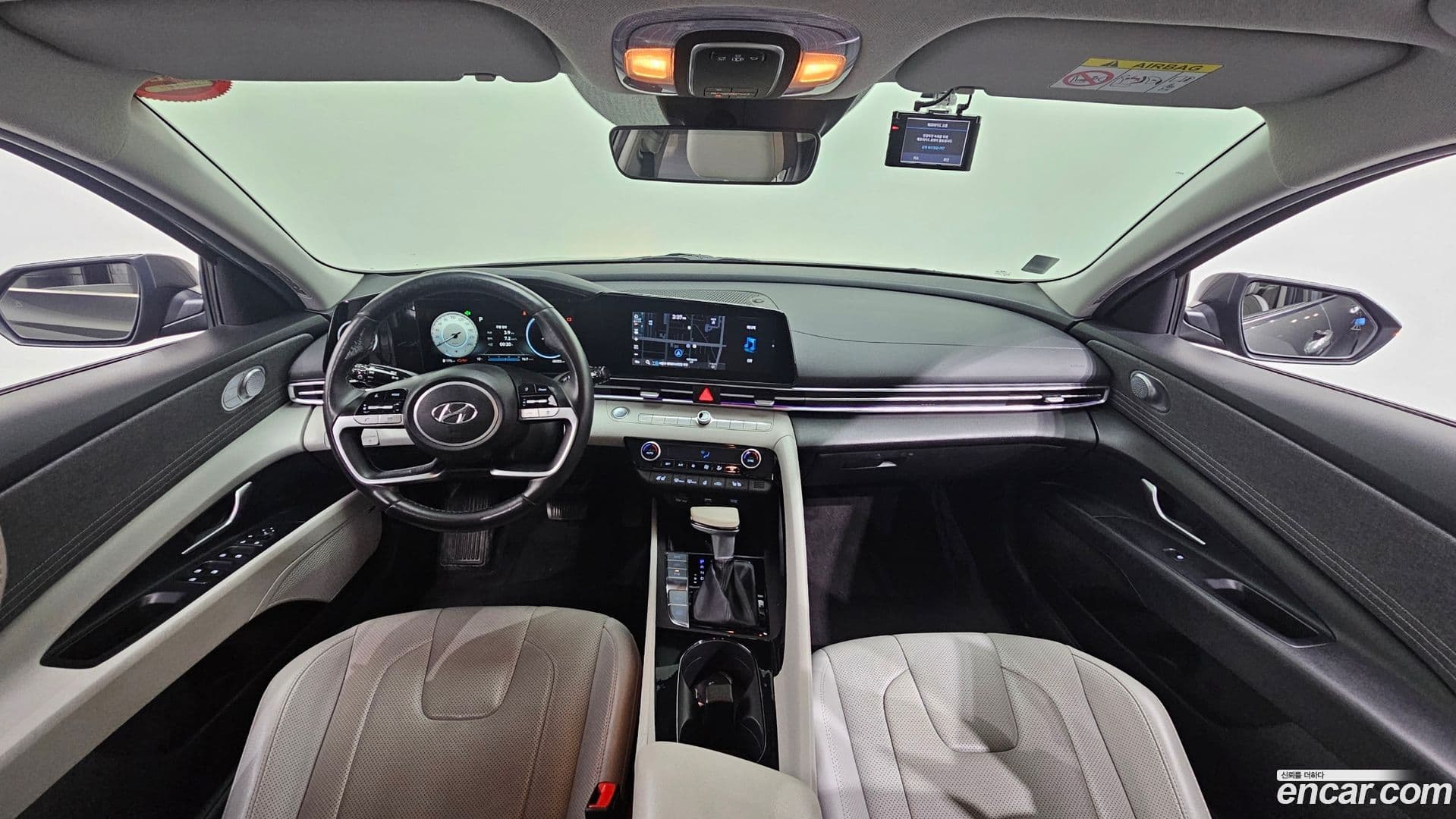 Main__Slider__Photo:AVANTE Hyundai 2021.4-6