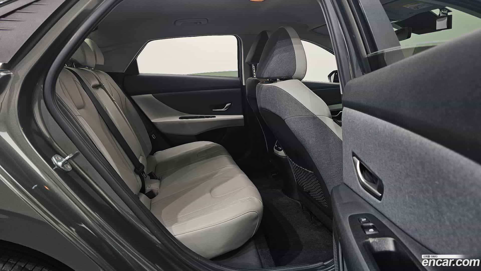 AVANTE Hyundai 2021.4-OPTION-016