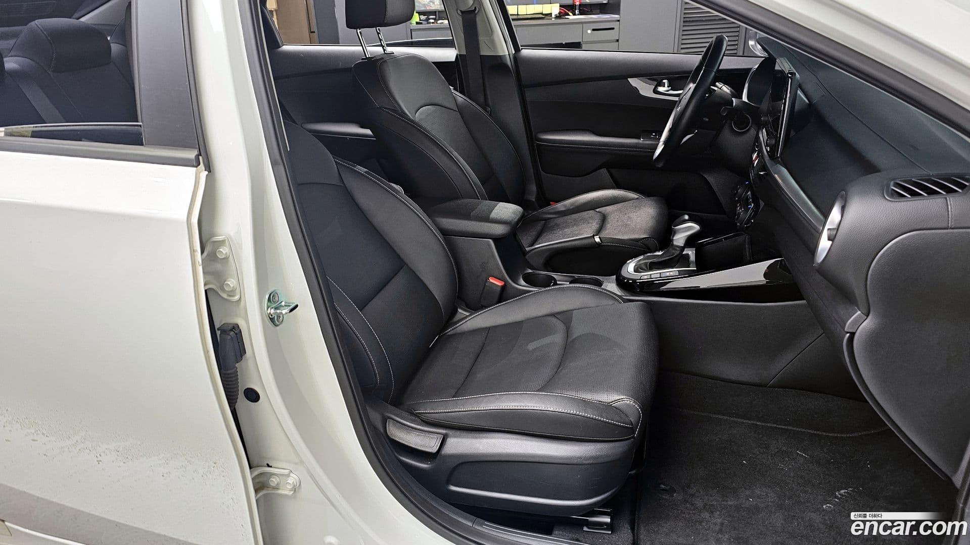 Main__Slider__Photo:K3 Kia 2023.4-9