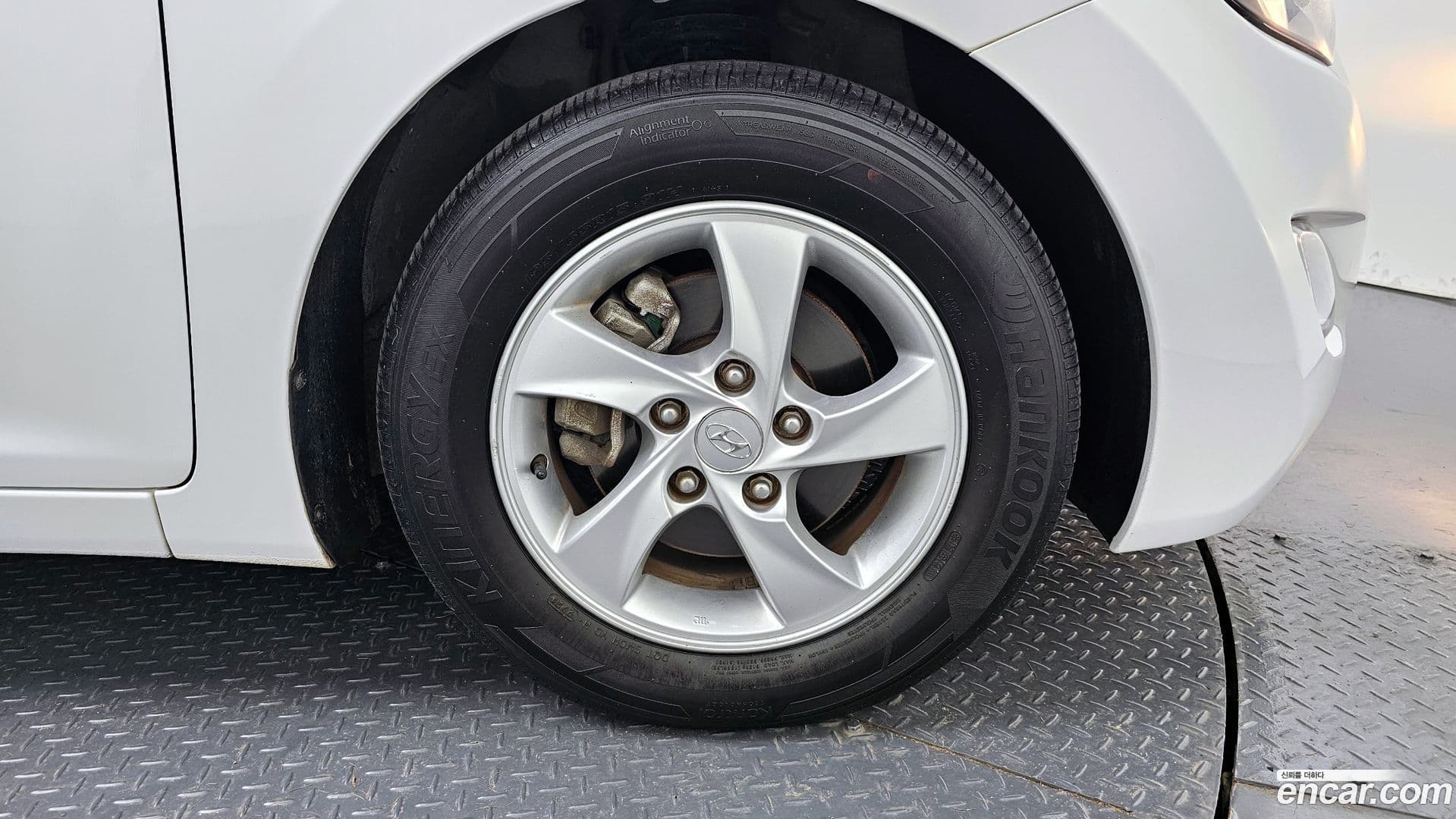 Main__Slider__Photo:AVANTE Hyundai 2011.0-4