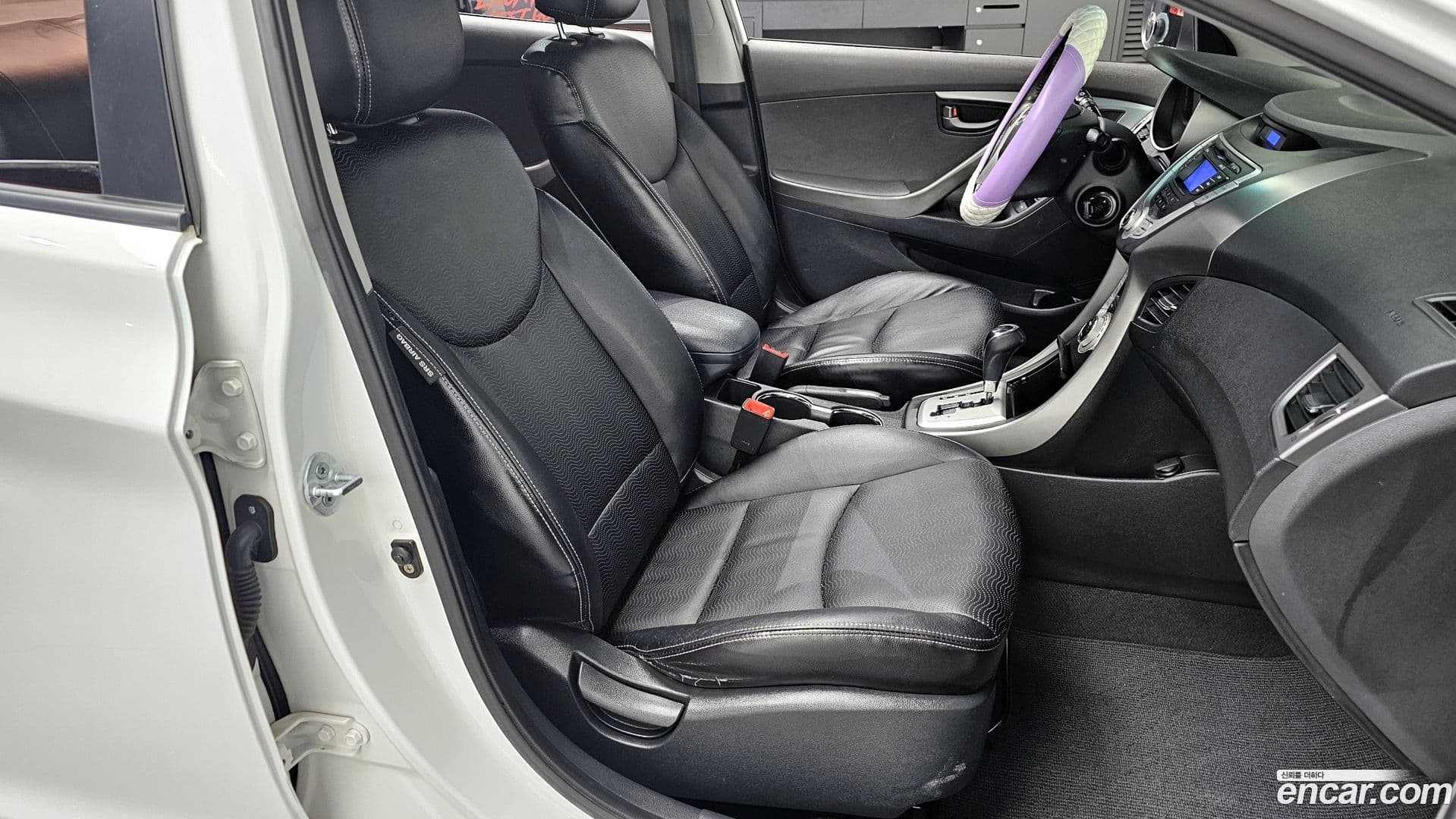 Main__Slider__Photo:AVANTE Hyundai 2011.0-9