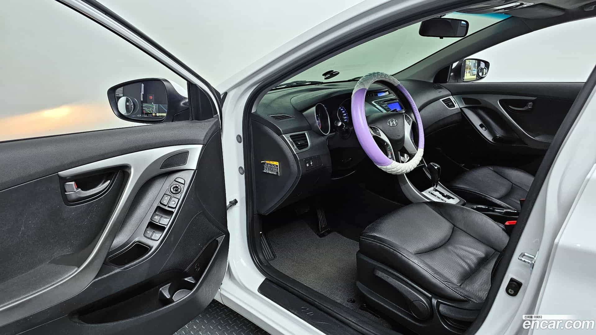 AVANTE Hyundai 2011.0-OPTION-015