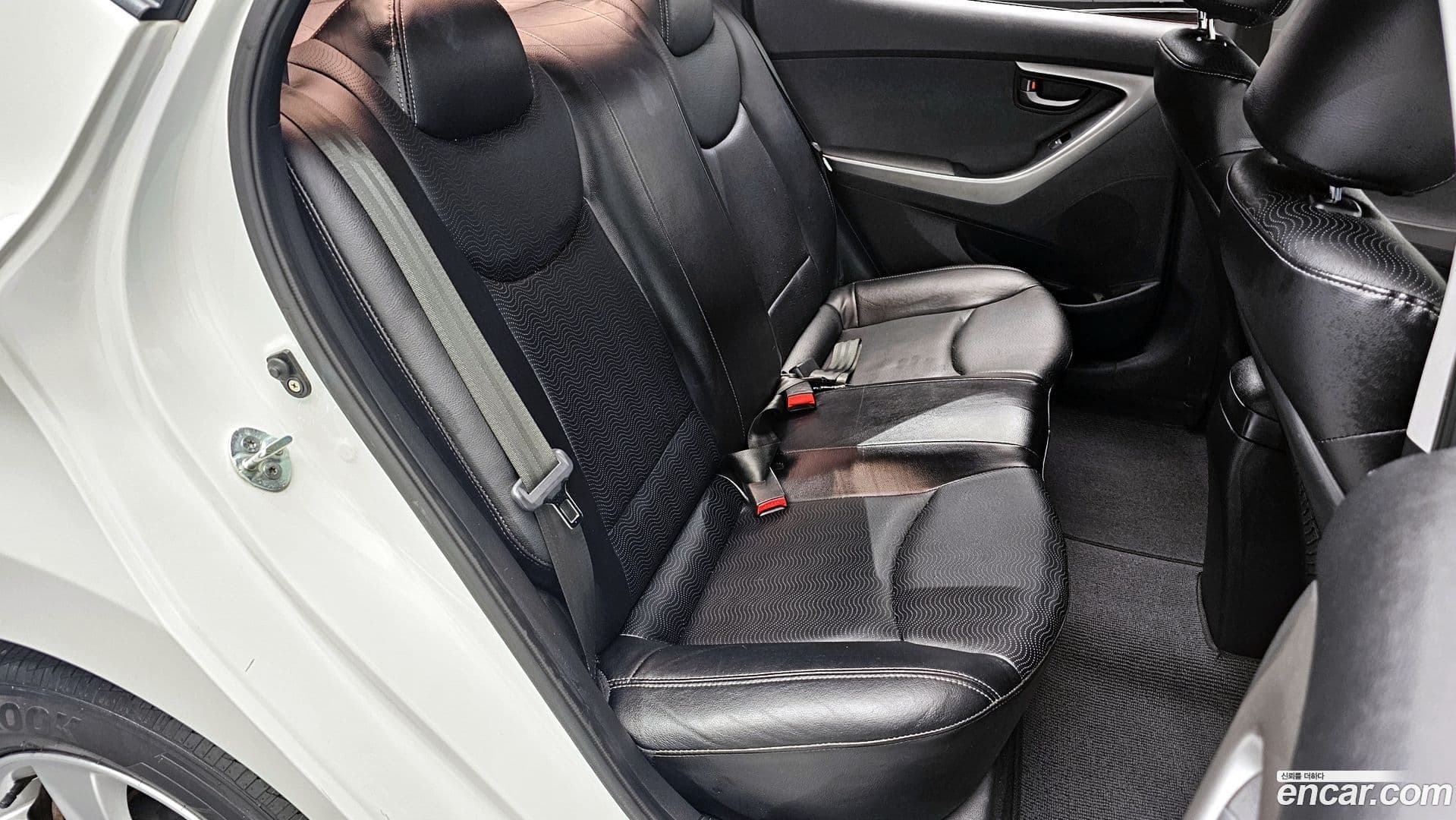 Main__Slider__Photo:AVANTE Hyundai 2011.0-11