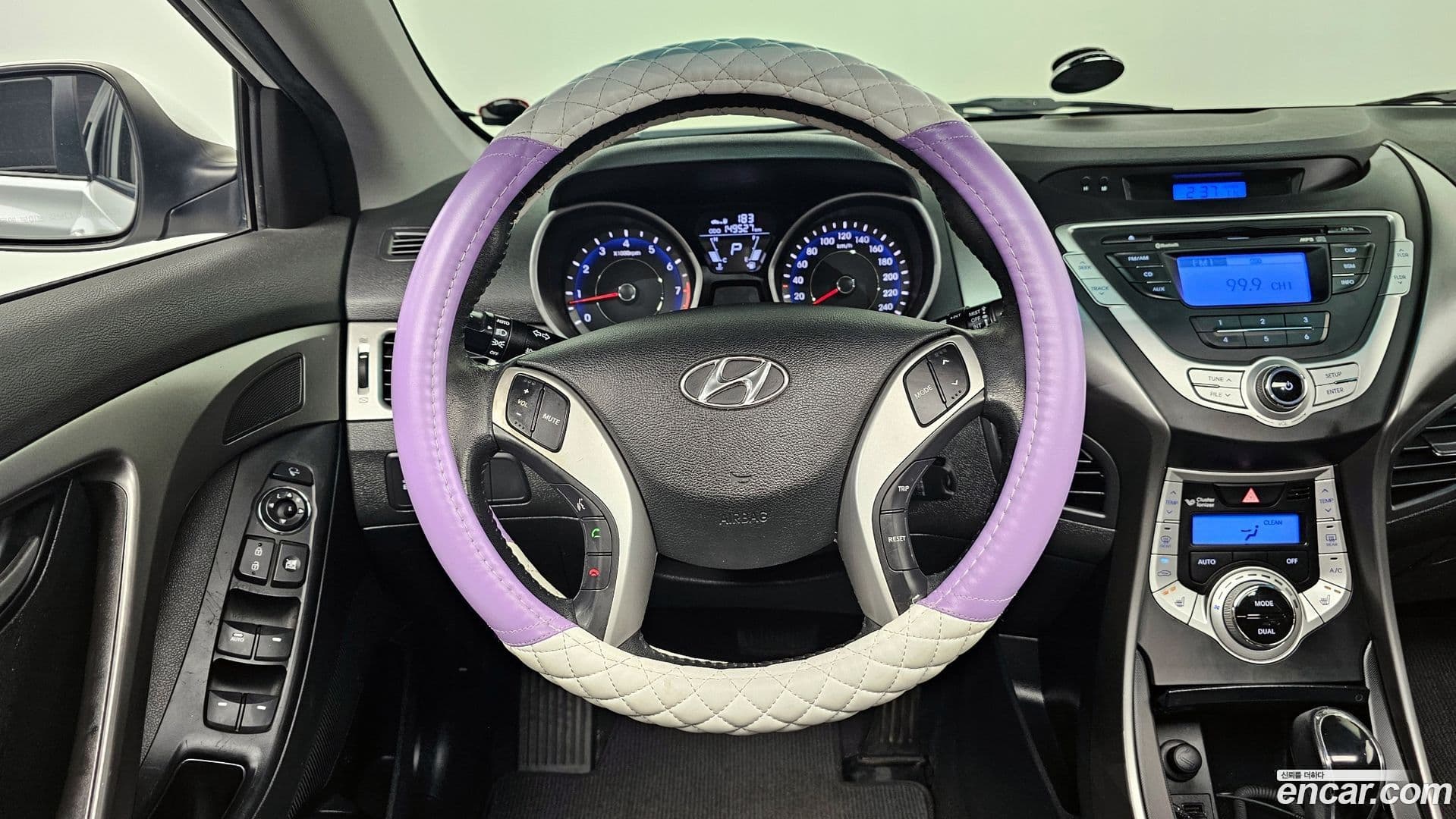 Main__Slider__Photo:AVANTE Hyundai 2011.0-12