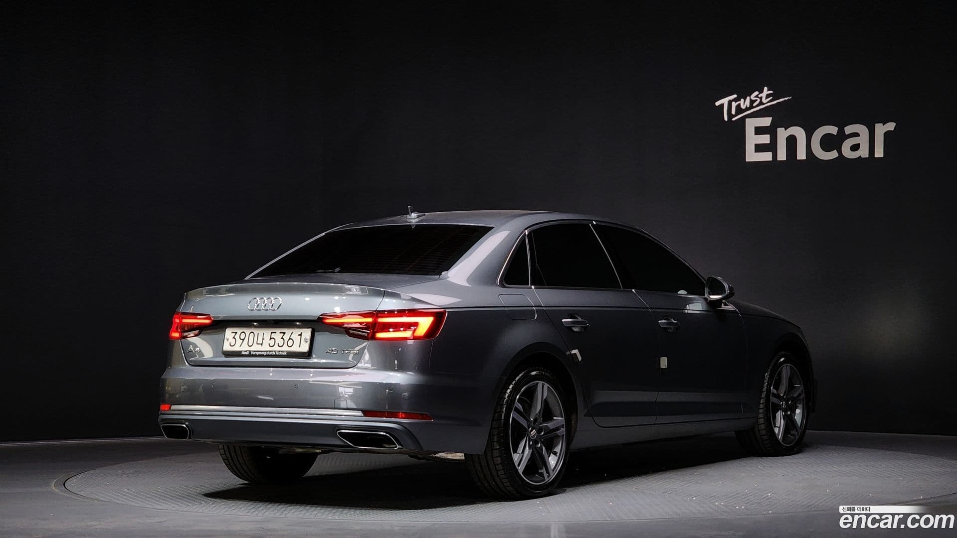 Main__Slider__Photo:A4 Audi 2019.11-1