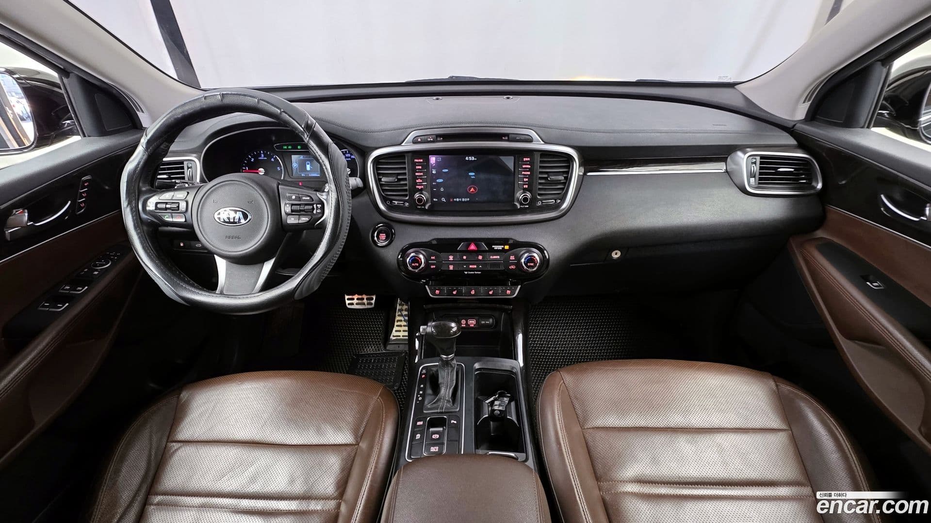 Main__Slider__Photo:Sorento Kia 2016.9-6