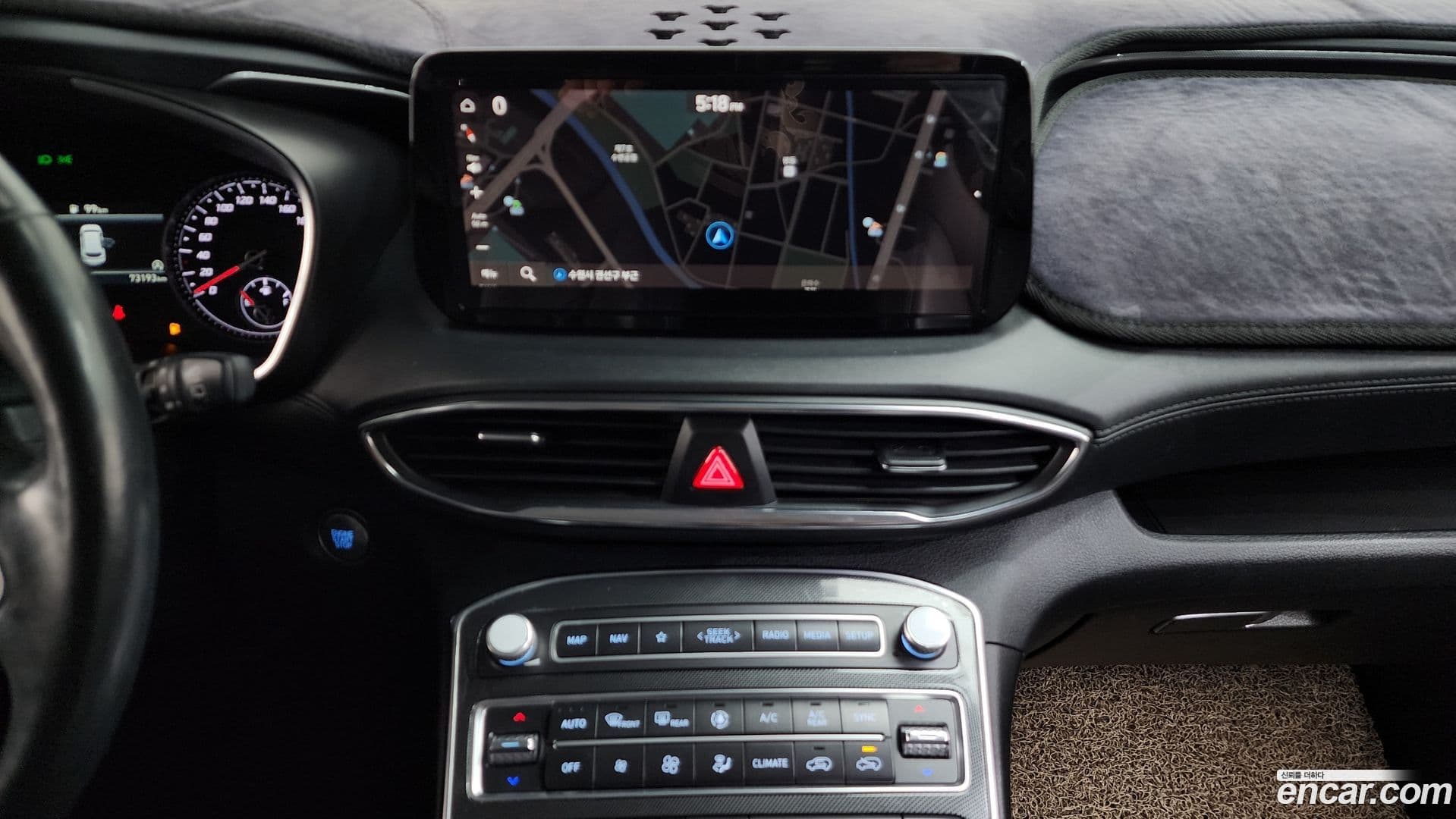 Main__Slider__Photo:Santafe Hyundai 2020.6-14