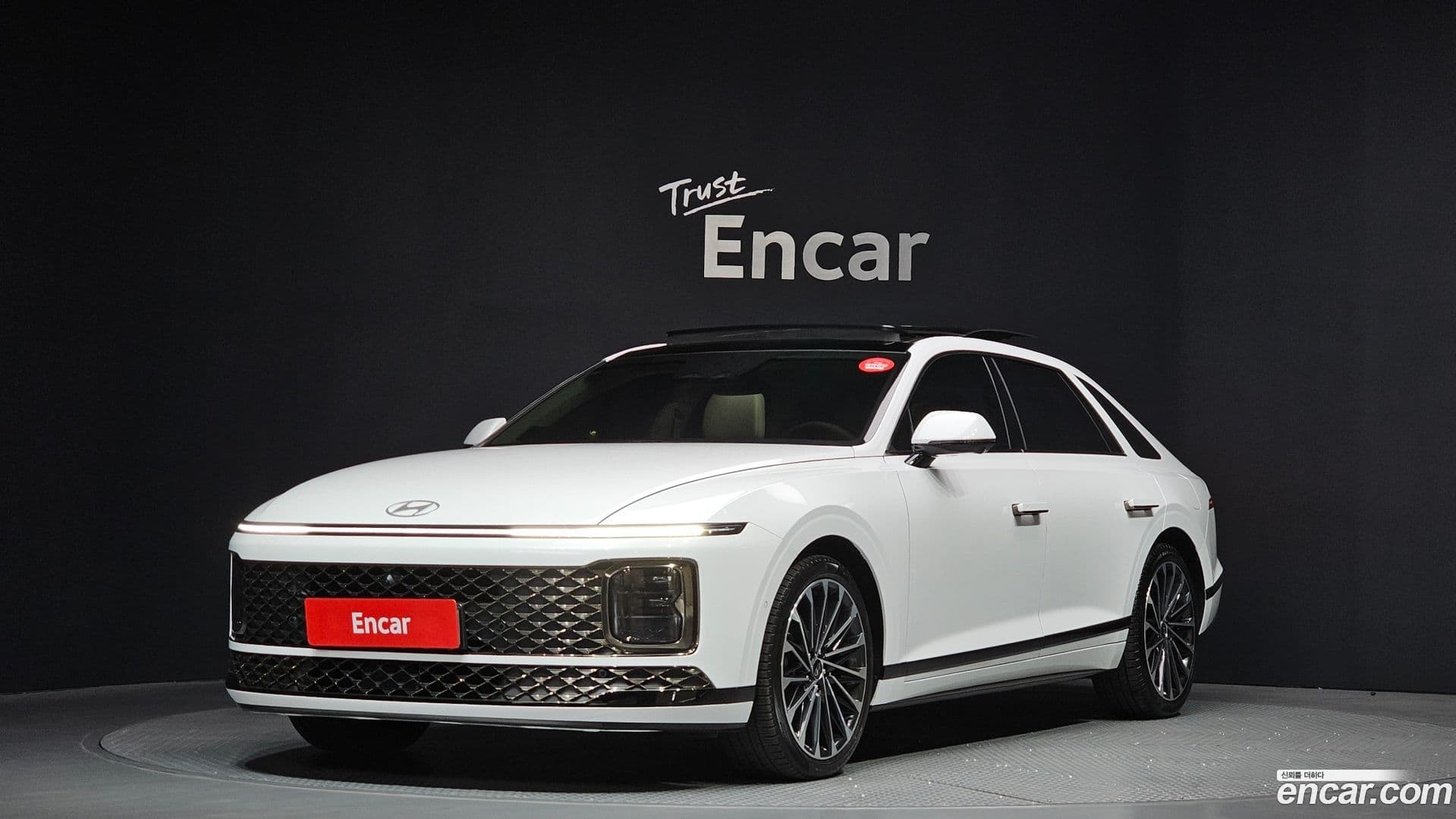 Main__Slider__Photo:Grandeur Hyundai 2024.9-0