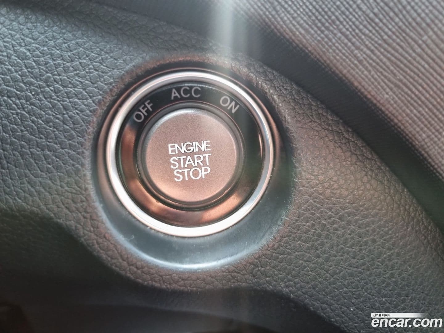 Main__Slider__Photo:Santafe Hyundai 2015.0-11