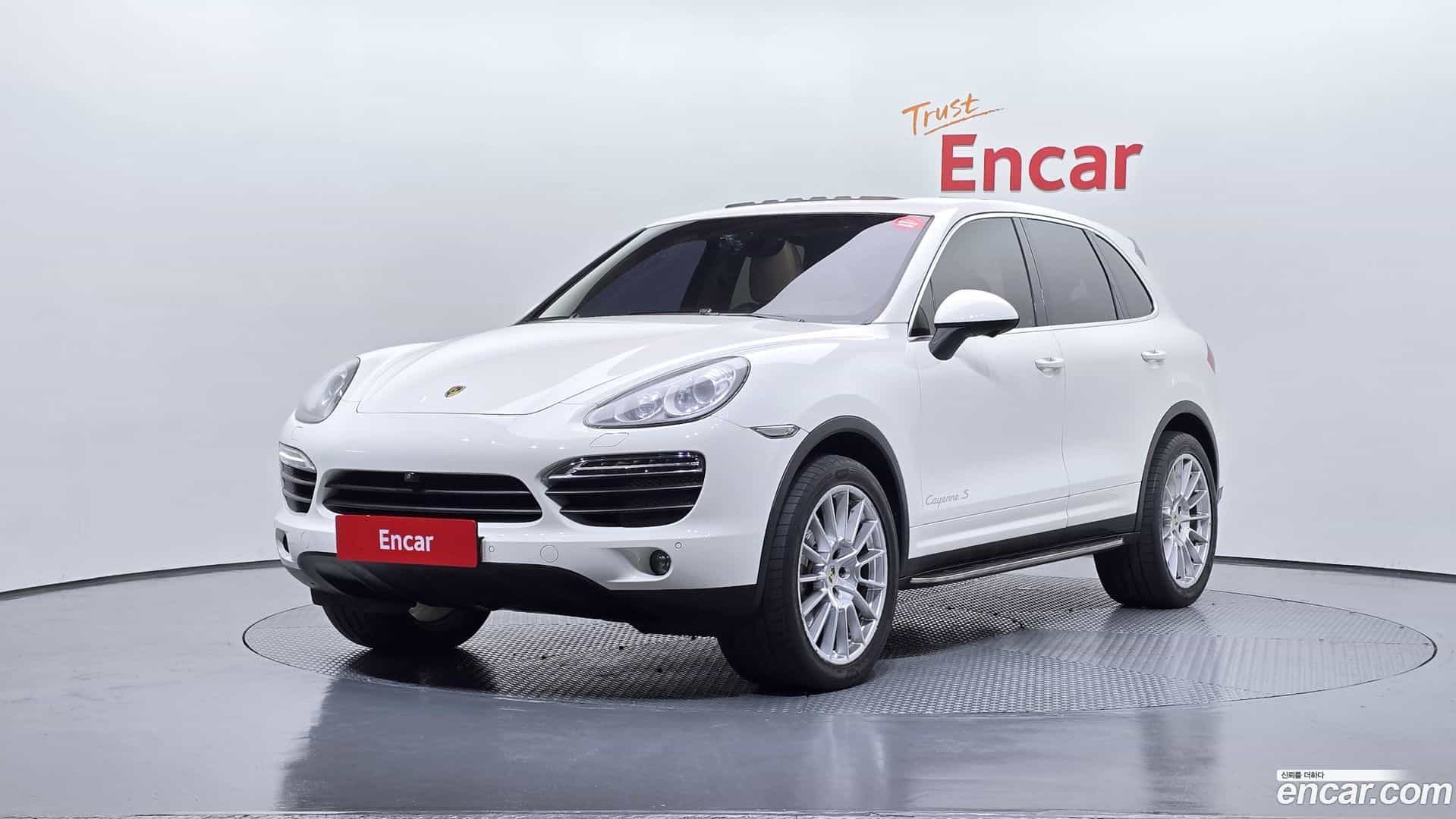 Cayenne Porsche 2011.10-OUTER-001