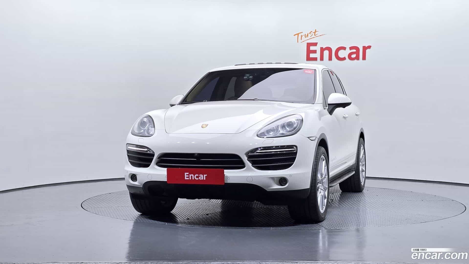 Cayenne Porsche 2011.10-OUTER-003